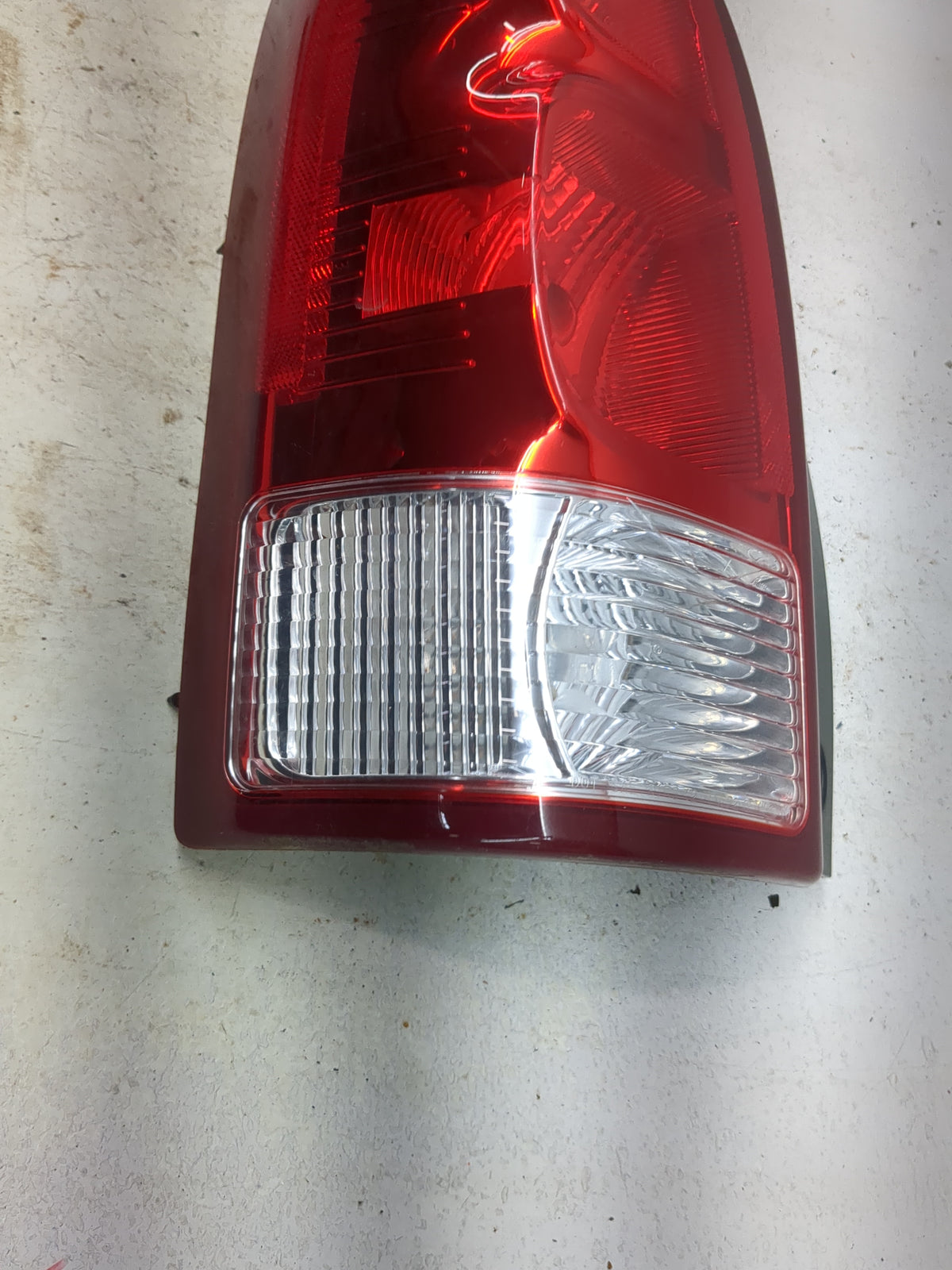 2008 Chevrolet Uplander Tail Light Assembly Driver Left OEM P/N:M0515-00 Fits OEM Used Auto Parts - Oemusedautoparts1.com