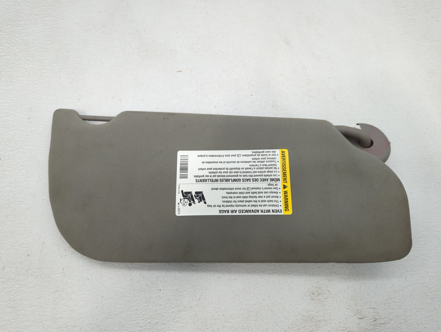 2005-2009 Chevrolet Uplander Sun Visor Shade Replacement Driver Left Mirror Fits Fits 2005 2006 2007 2008 2009 OEM Used Auto