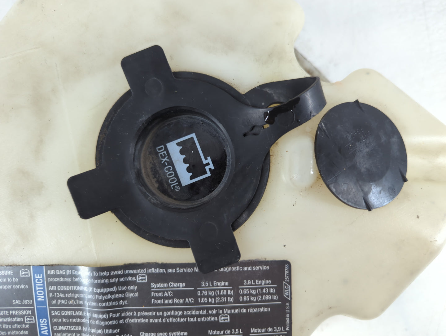 2005 Chevrolet Uplander Radiator Coolant Overflow Expansion Tank Bottle 912827 - Oemusedautoparts1.com