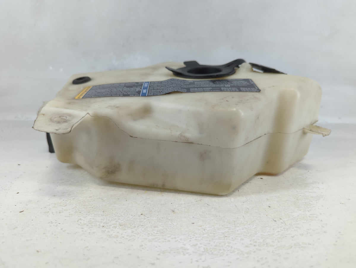 2005 Chevrolet Uplander Radiator Coolant Overflow Expansion Tank Bottle 912827 - Oemusedautoparts1.com