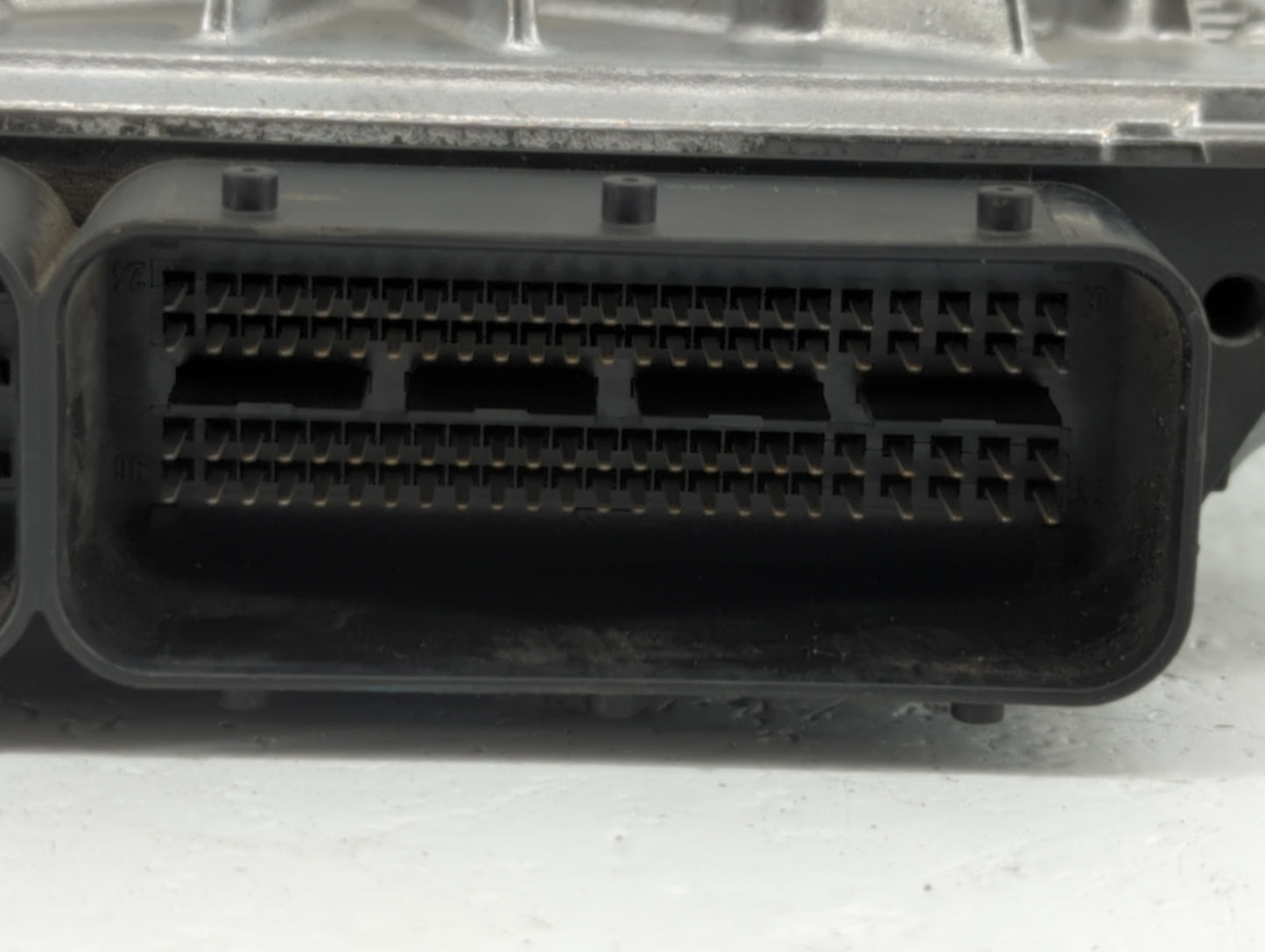 2008 Chevrolet V30 PCM Engine Control Computer ECU ECM PCU OEM P/N:279700-9300 0 261 209 038 Fits OEM Used Auto Parts - Oemu