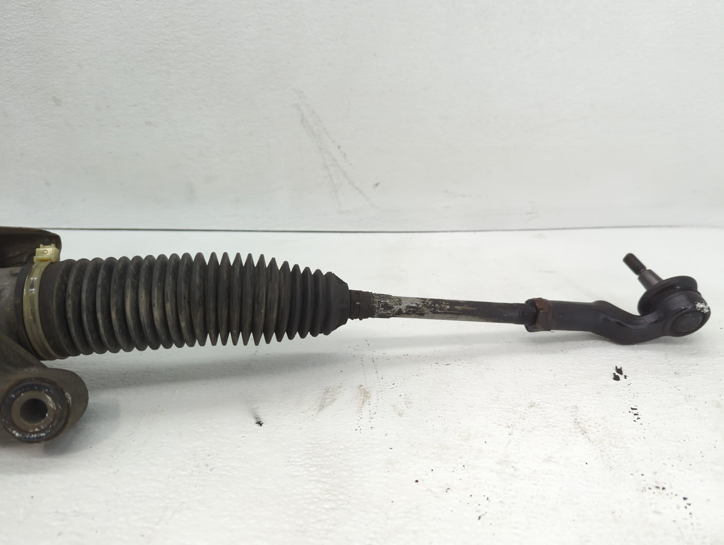 2008 Chevrolet V30 Rack and Pinion Steering Gear P/N:A0017843 31202594 Fits OEM Used Auto Parts - Oemusedautoparts1.com