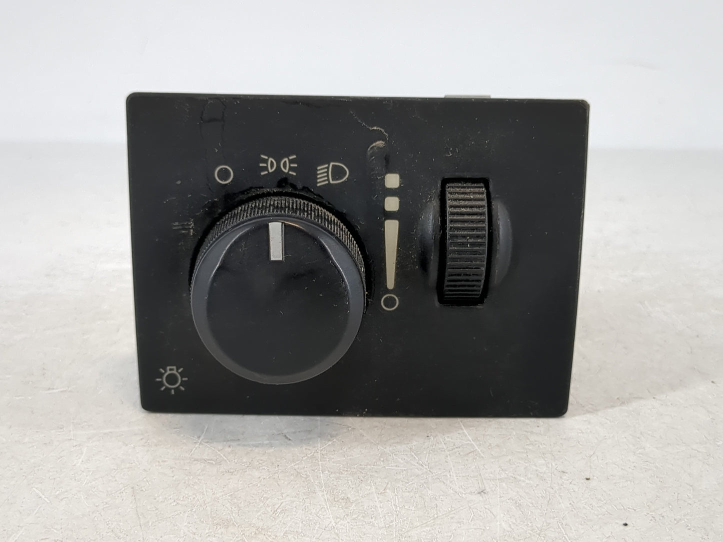 2008 Chrysler 300 Headlight Lamp Control Switch - Oemusedautoparts1.com