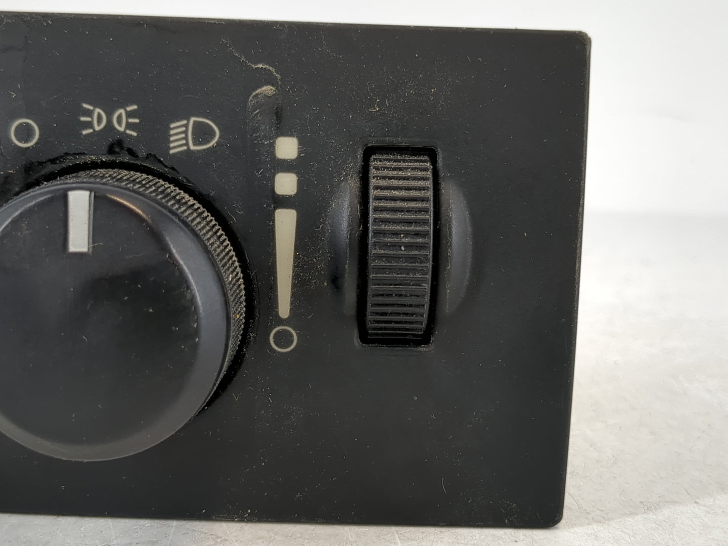 2008 Chrysler 300 Headlight Lamp Control Switch - Oemusedautoparts1.com