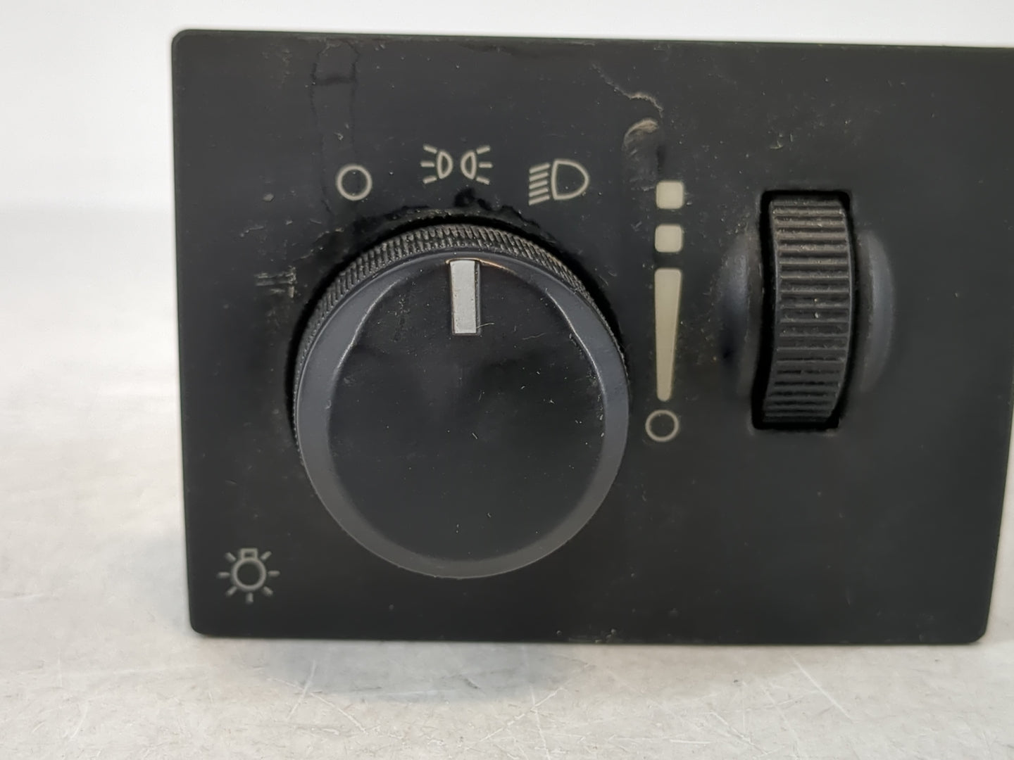 2008 Chrysler 300 Headlight Lamp Control Switch - Oemusedautoparts1.com