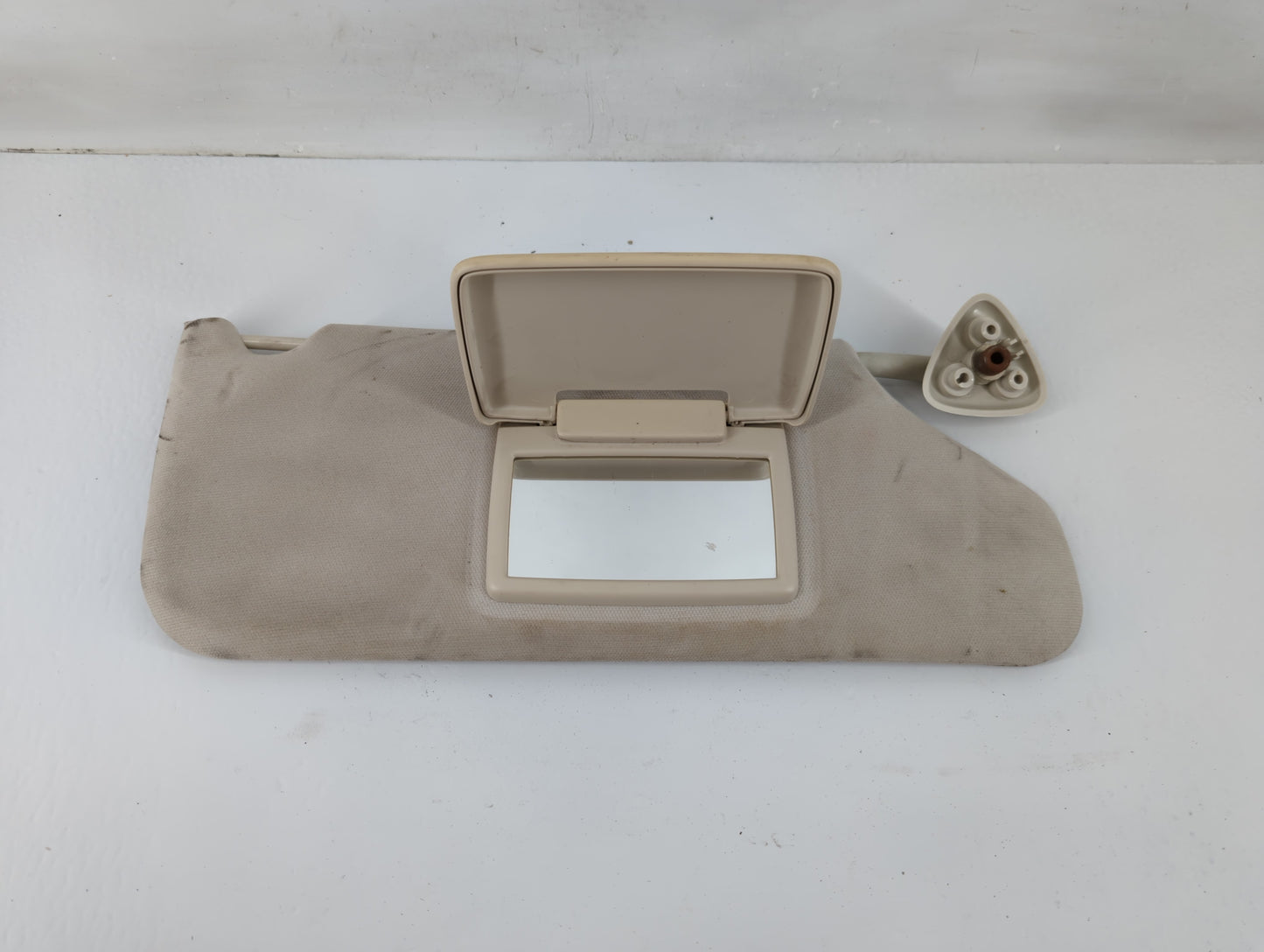 2008-2010 Chrysler 300 Sun Visor Shade Replacement Passenger Right Mirror Fits Fits 2008 2009 2010 OEM Used Auto Parts - Oem