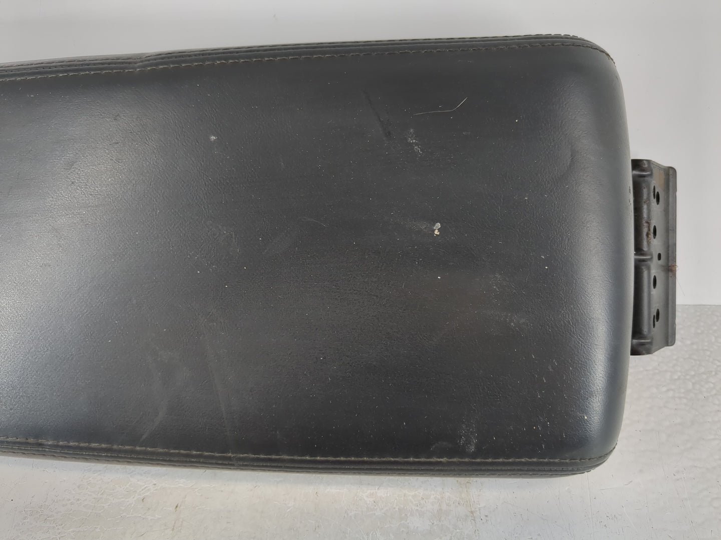 2008 Chrysler 300 Center Console Armrest Cover Lid Fits OEM Used Auto Parts - Oemusedautoparts1.com