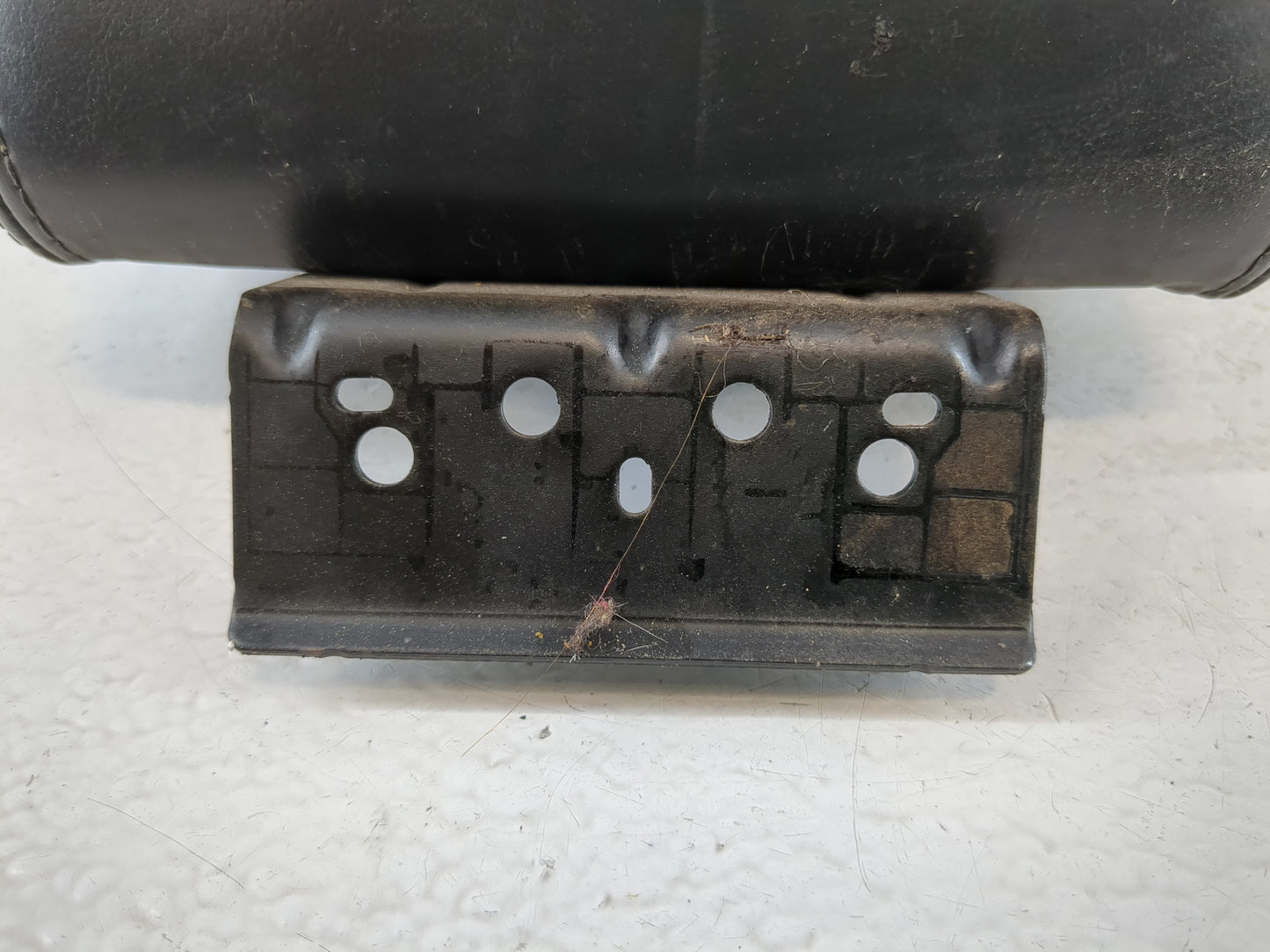 2008 Chrysler 300 Center Console Armrest Cover Lid Fits OEM Used Auto Parts - Oemusedautoparts1.com