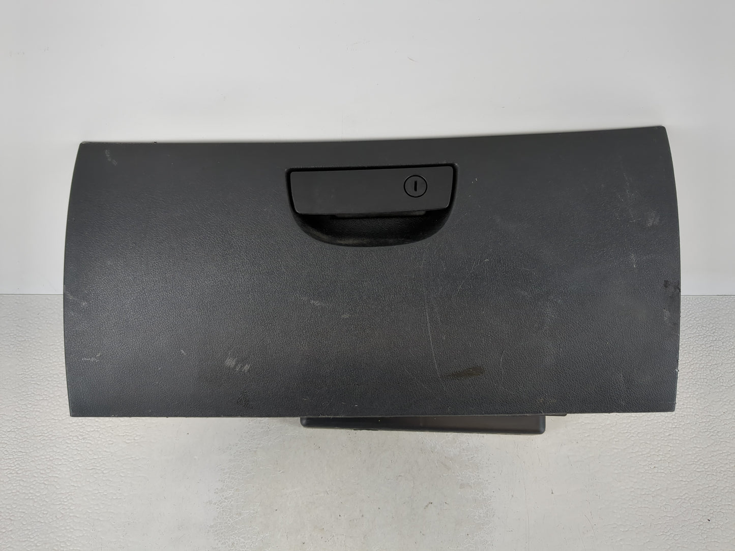 2008 Chrysler 300 Passenger Glove Box Door Storage Compartment - Oemusedautoparts1.com