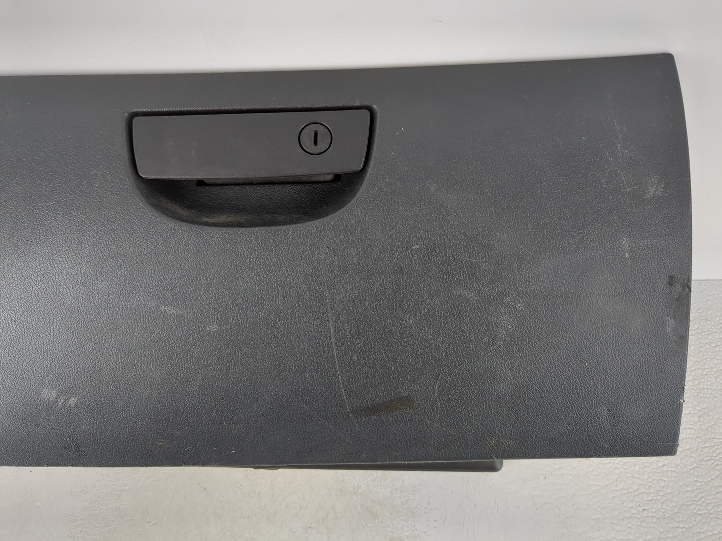 2008 Chrysler 300 Passenger Glove Box Door Storage Compartment - Oemusedautoparts1.com