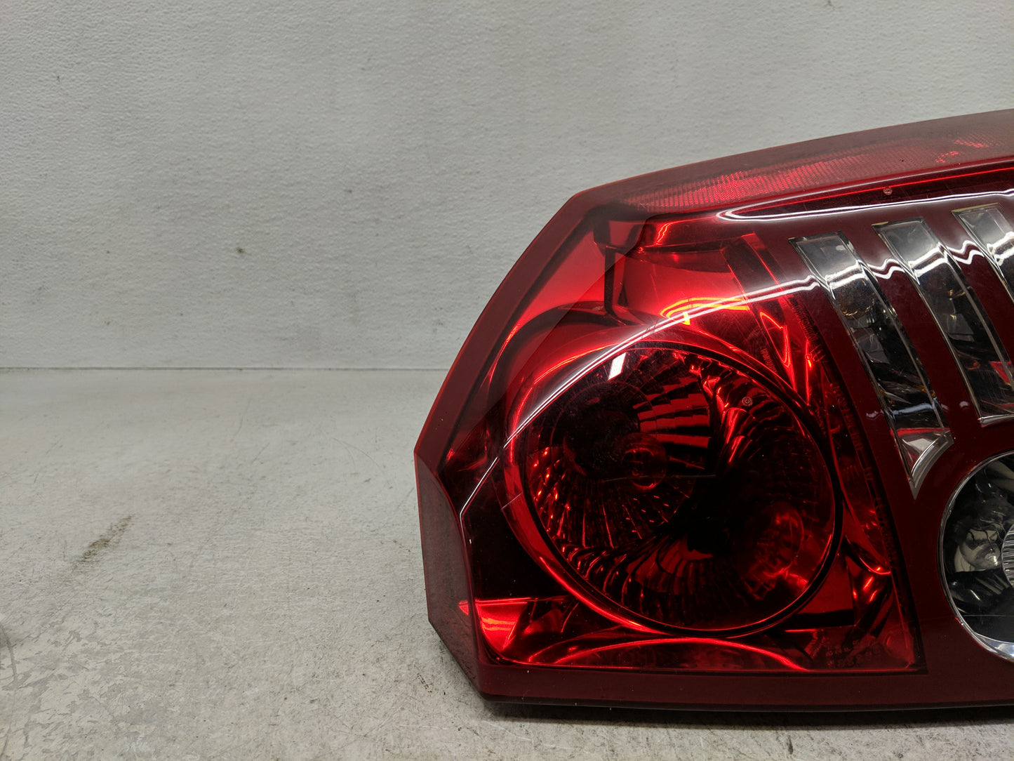 2008-2010 Chrysler 300 Tail Light Assembly Passenger Right OEM P/N:04806372AC Fits Fits 2008 2009 2010 OEM Used Auto Parts -