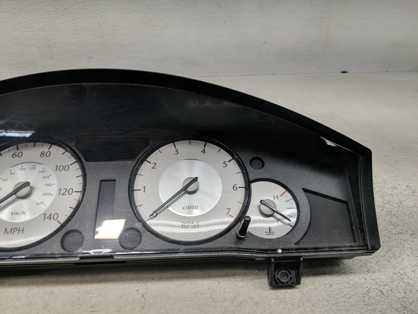 2008 Chrysler 300 Instrument Cluster Speedometer Gauges P/N:P05172105AF Fits OEM Used Auto Parts - Oemusedautoparts1.com