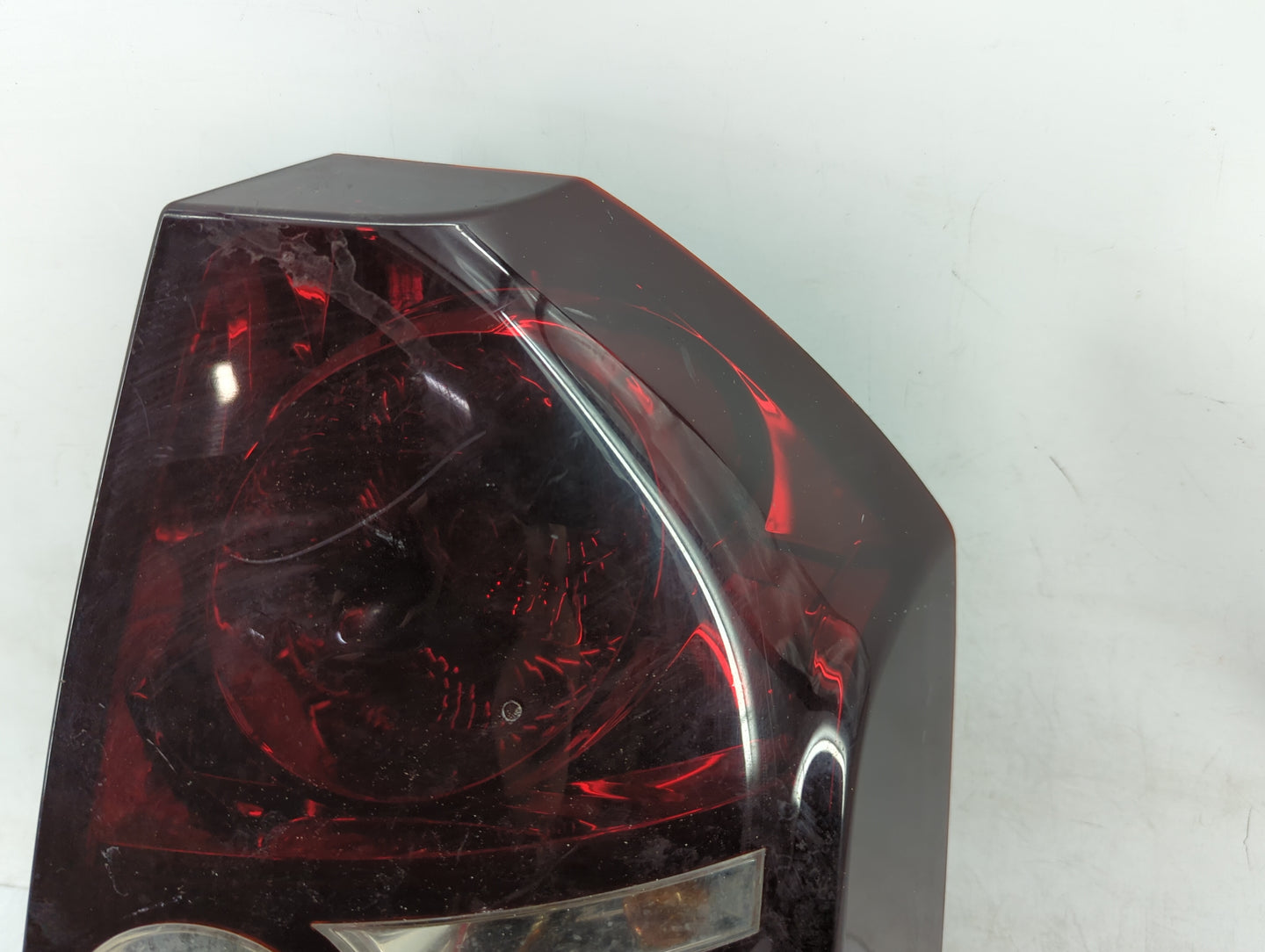 2008-2010 Chrysler 300 Tail Light Assembly Passenger Right OEM P/N:2C3KA43R38H312882 Fits Fits 2008 2009 2010 OEM Used Auto 