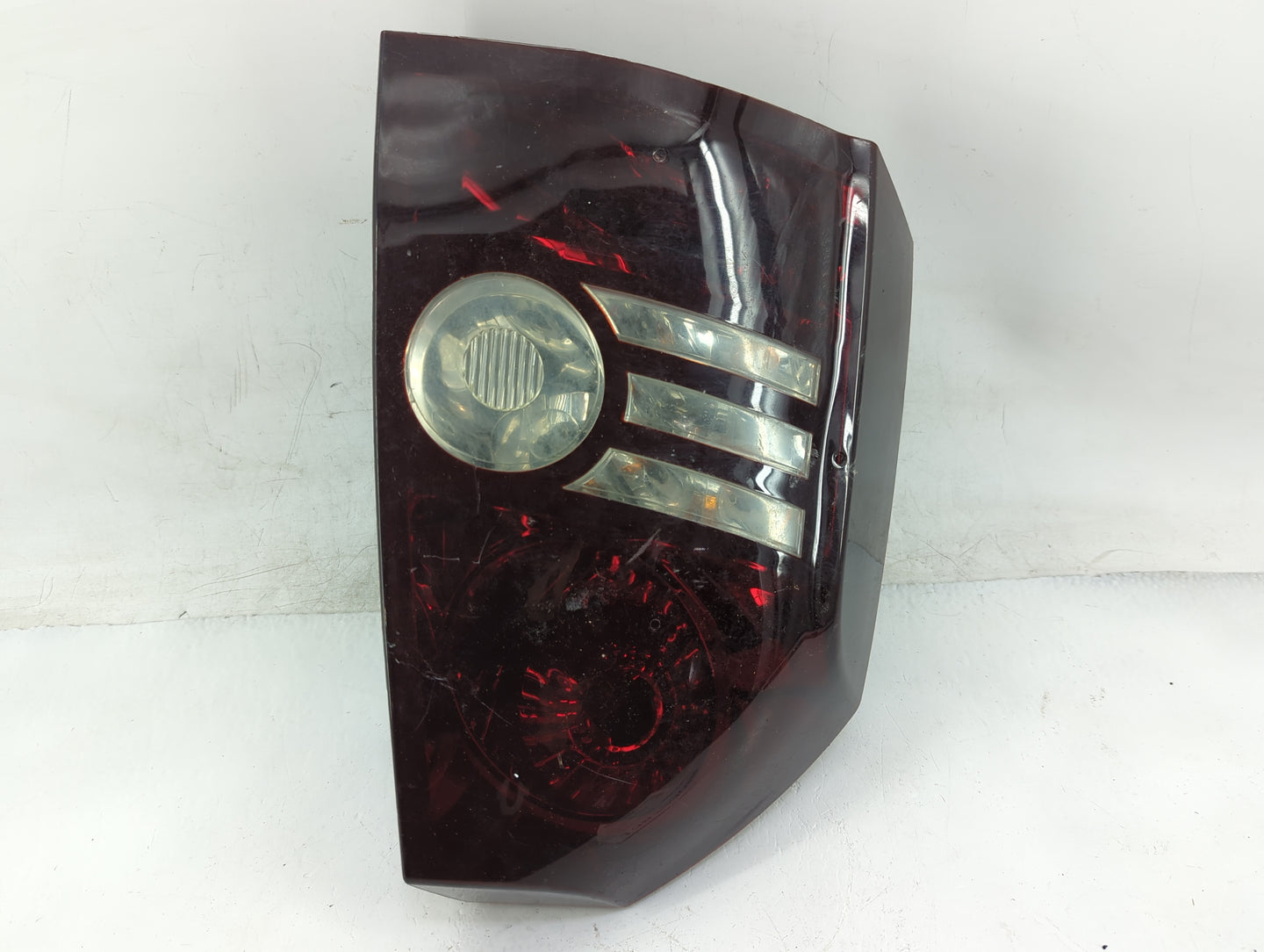 2008-2010 Chrysler 300 Tail Light Assembly Passenger Right OEM P/N:04806372AC Fits Fits 2008 2009 2010 OEM Used Auto Parts -
