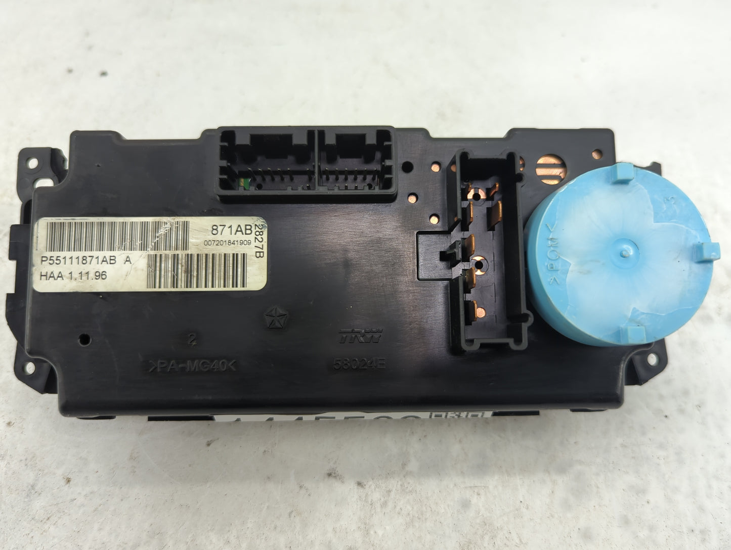 2008-2010 Chrysler 300 Climate Control Module Temperature AC/Heater Replacement P/N:P55111871AB Fits Fits 2008 2009 2010 OEM