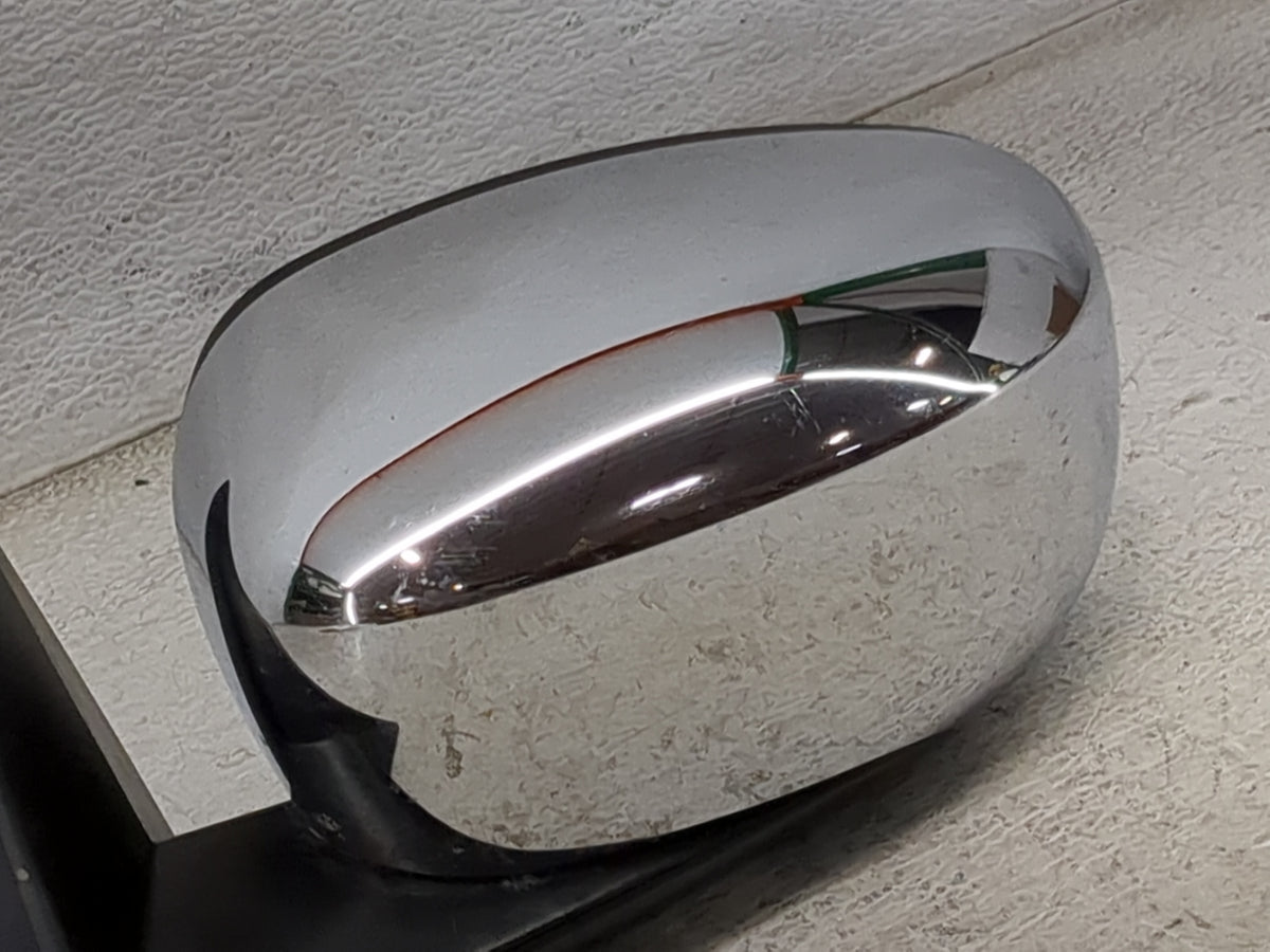 2007-2010 Chrysler 300 Driver Side View Mirror - Left Door Mirror OEM Used - Oemusedautoparts1.com