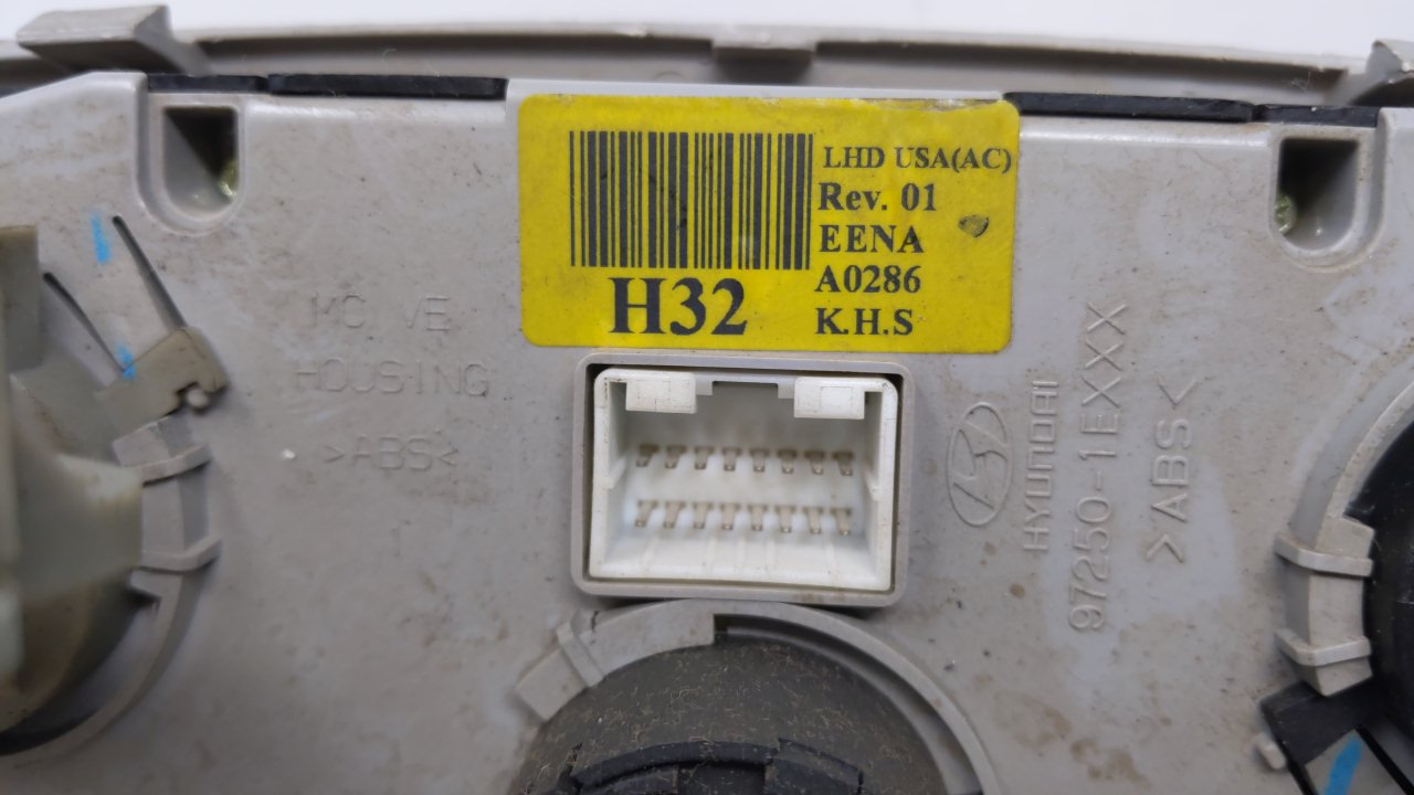 2008-2010 Chrysler 300 Climate Control Module Temperature AC/Heater Replacement Fits Fits 2008 2009 2010 OEM Used Auto Parts