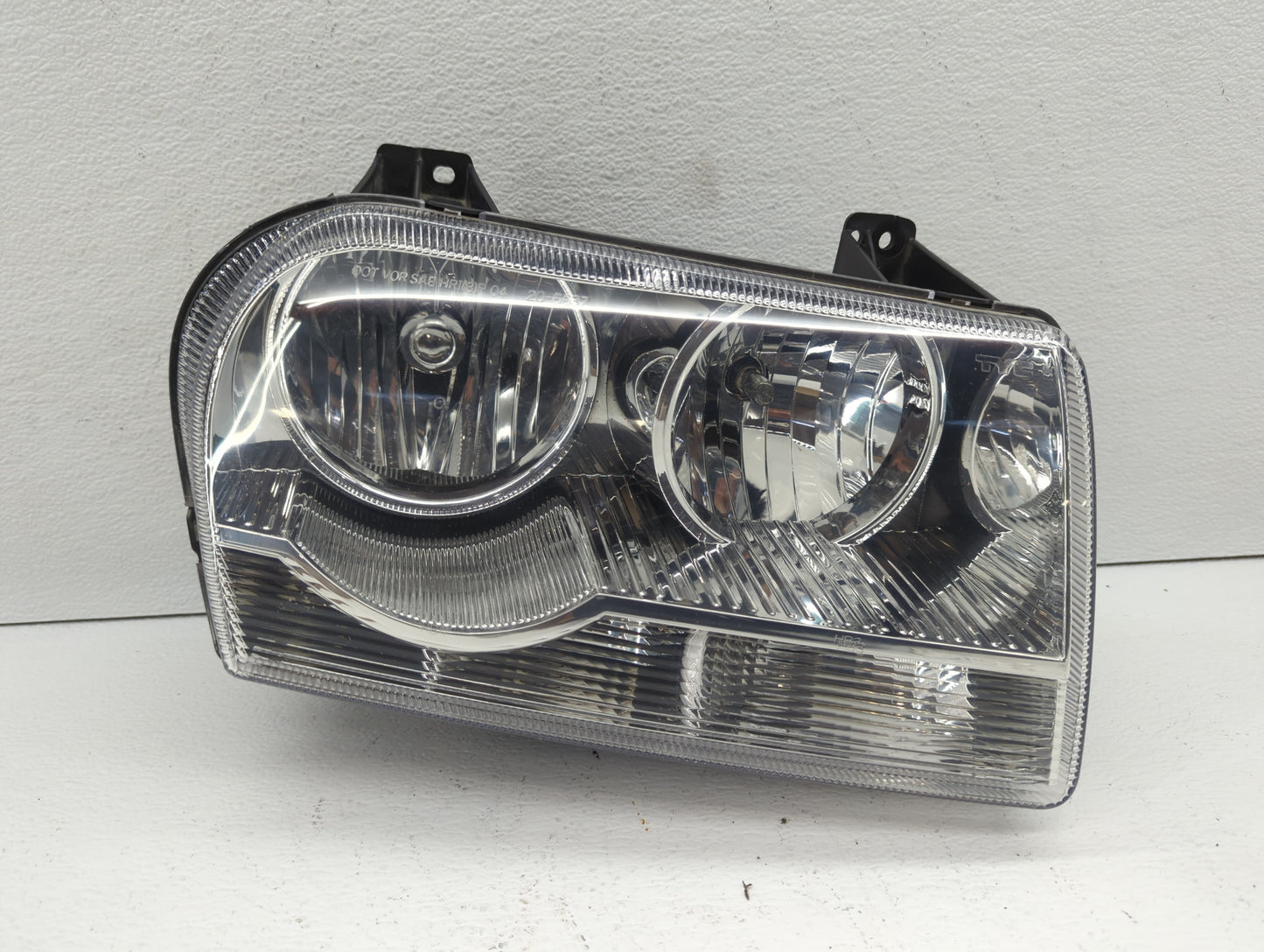 2005-2007 Chrysler 300 Passenger Right Oem Head Light Headlight Lamp - Oemusedautoparts1.com