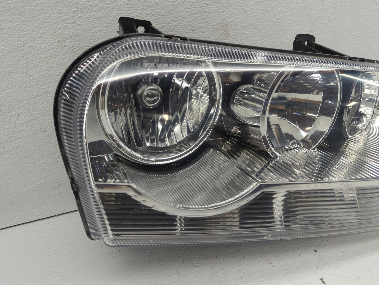 2005-2007 Chrysler 300 Passenger Right Oem Head Light Headlight Lamp - Oemusedautoparts1.com