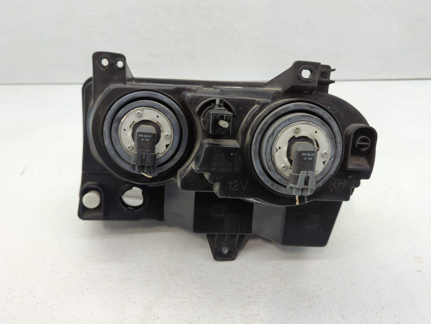 2005-2007 Chrysler 300 Passenger Right Oem Head Light Headlight Lamp - Oemusedautoparts1.com