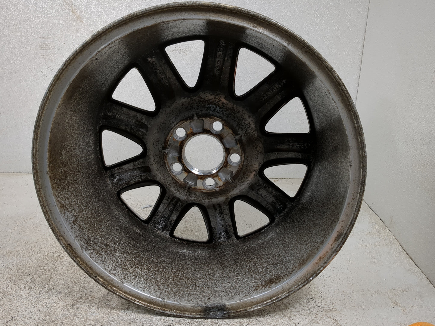 2007-2010 Chrysler 300 Oem Wheel Rim 5000999 - Oemusedautoparts1.com