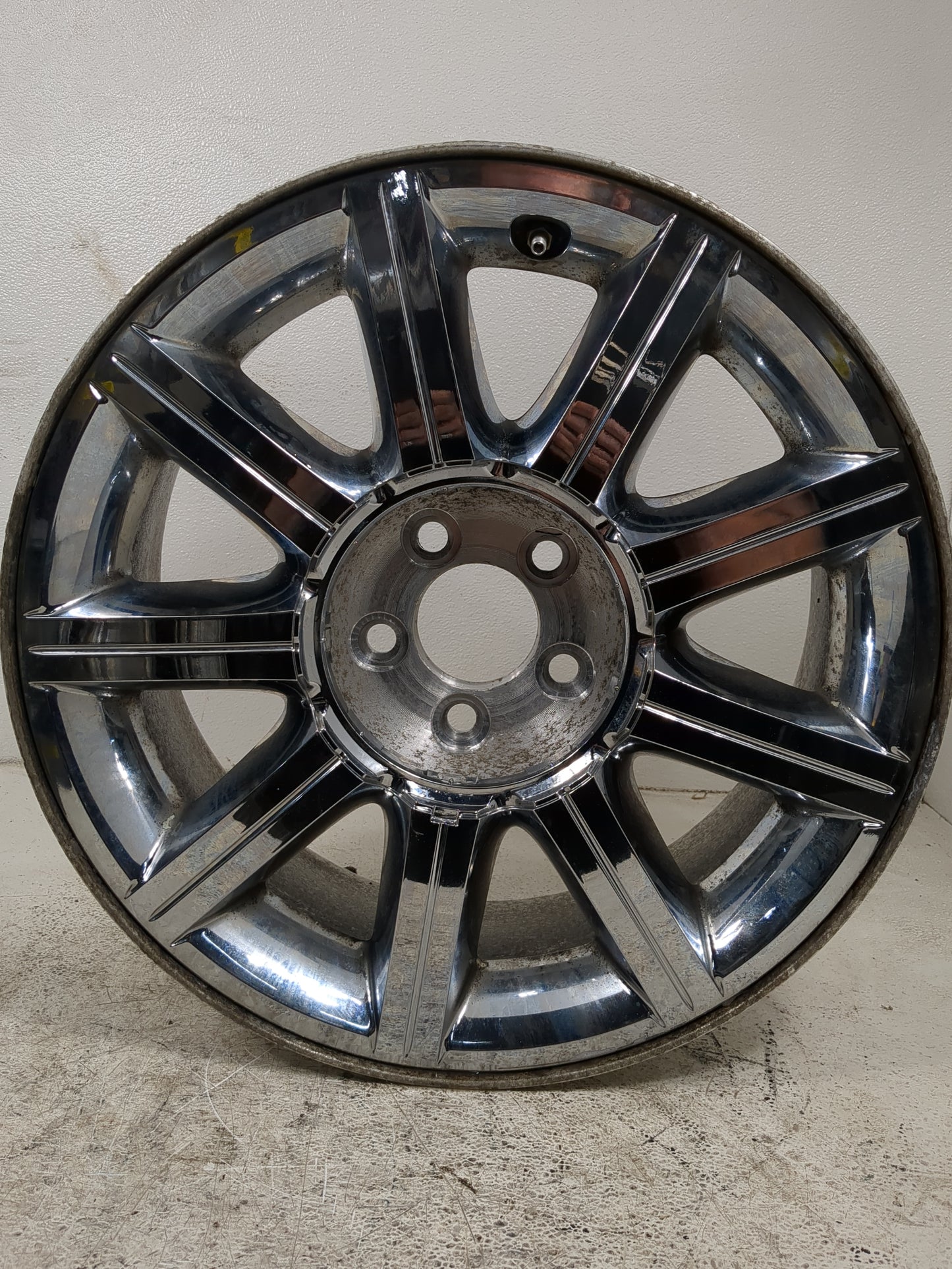 2007-2010 Chrysler 300 Oem Wheel Rim 5000999 - Oemusedautoparts1.com