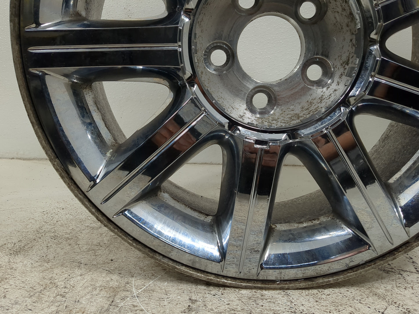 2007-2010 Chrysler 300 Oem Wheel Rim 5000999 - Oemusedautoparts1.com