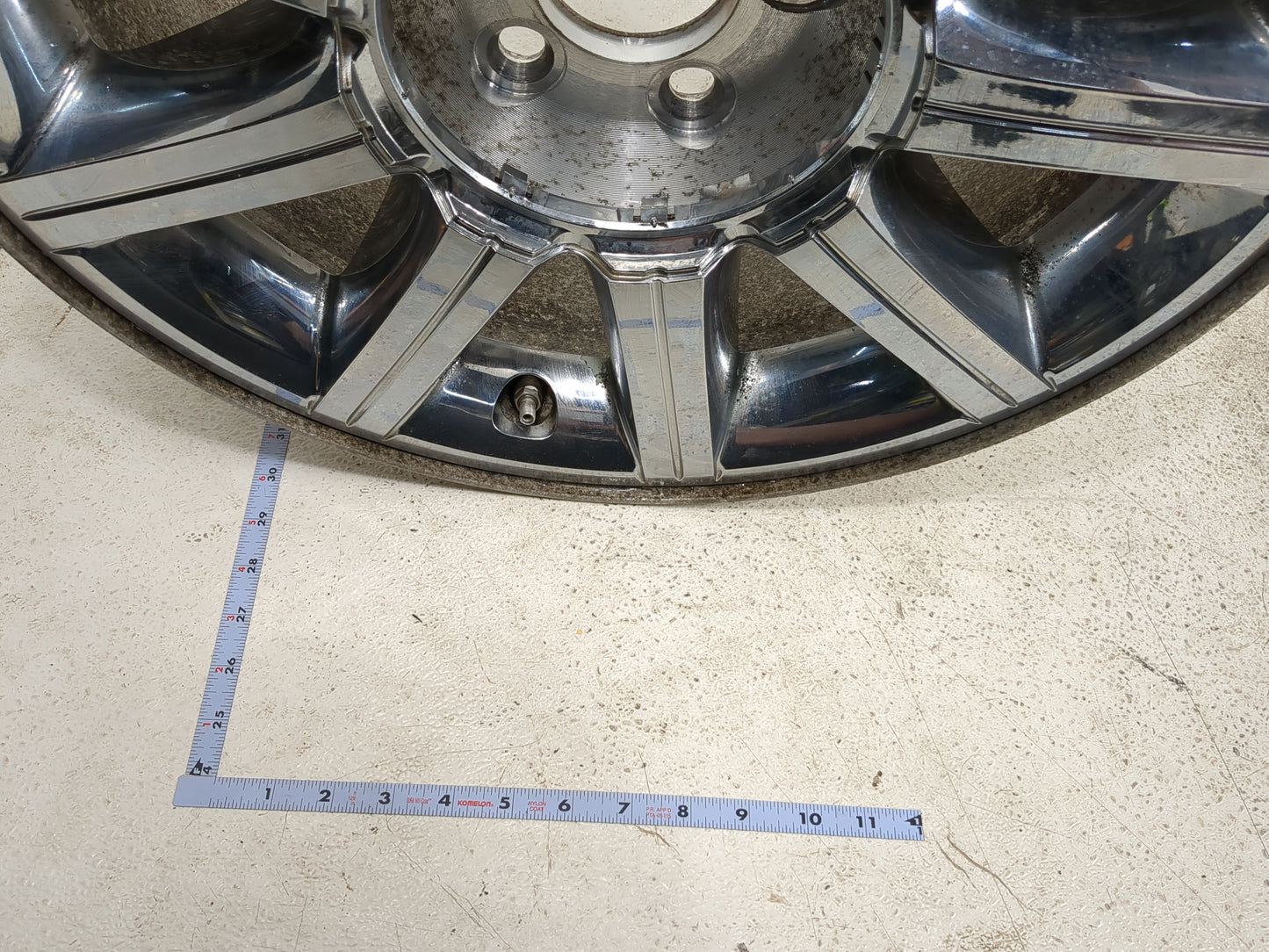 2007-2010 Chrysler 300 Oem Wheel Rim 5001000 - Oemusedautoparts1.com