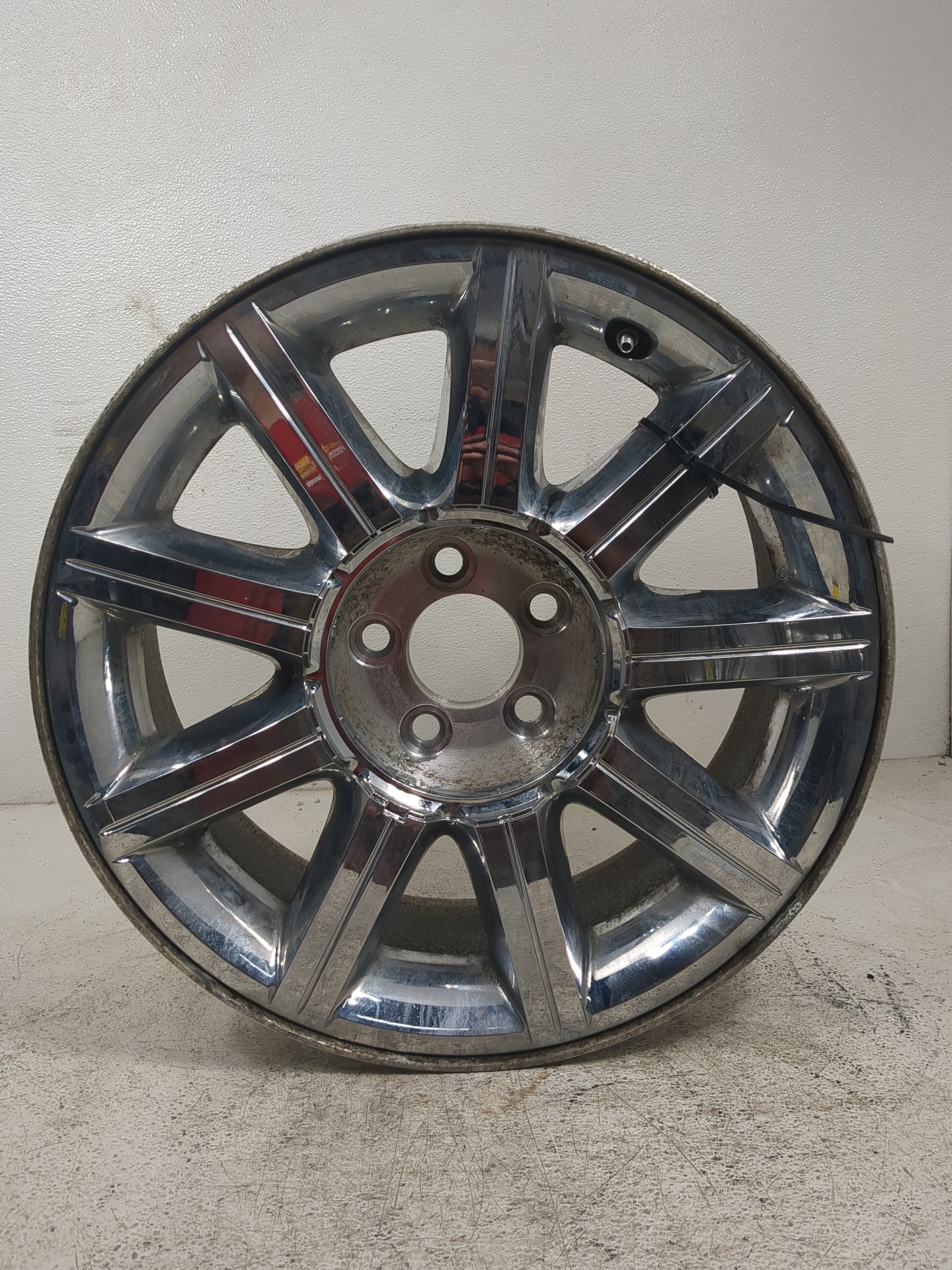 2007-2010 Chrysler 300 Oem Wheel Rim 5001001 - Oemusedautoparts1.com
