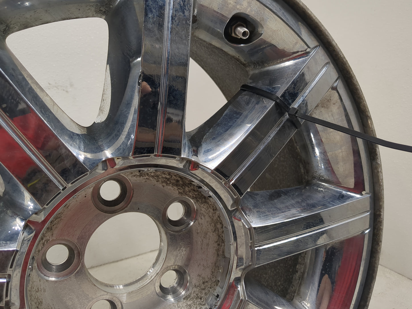 2007-2010 Chrysler 300 Oem Wheel Rim 5001001 - Oemusedautoparts1.com