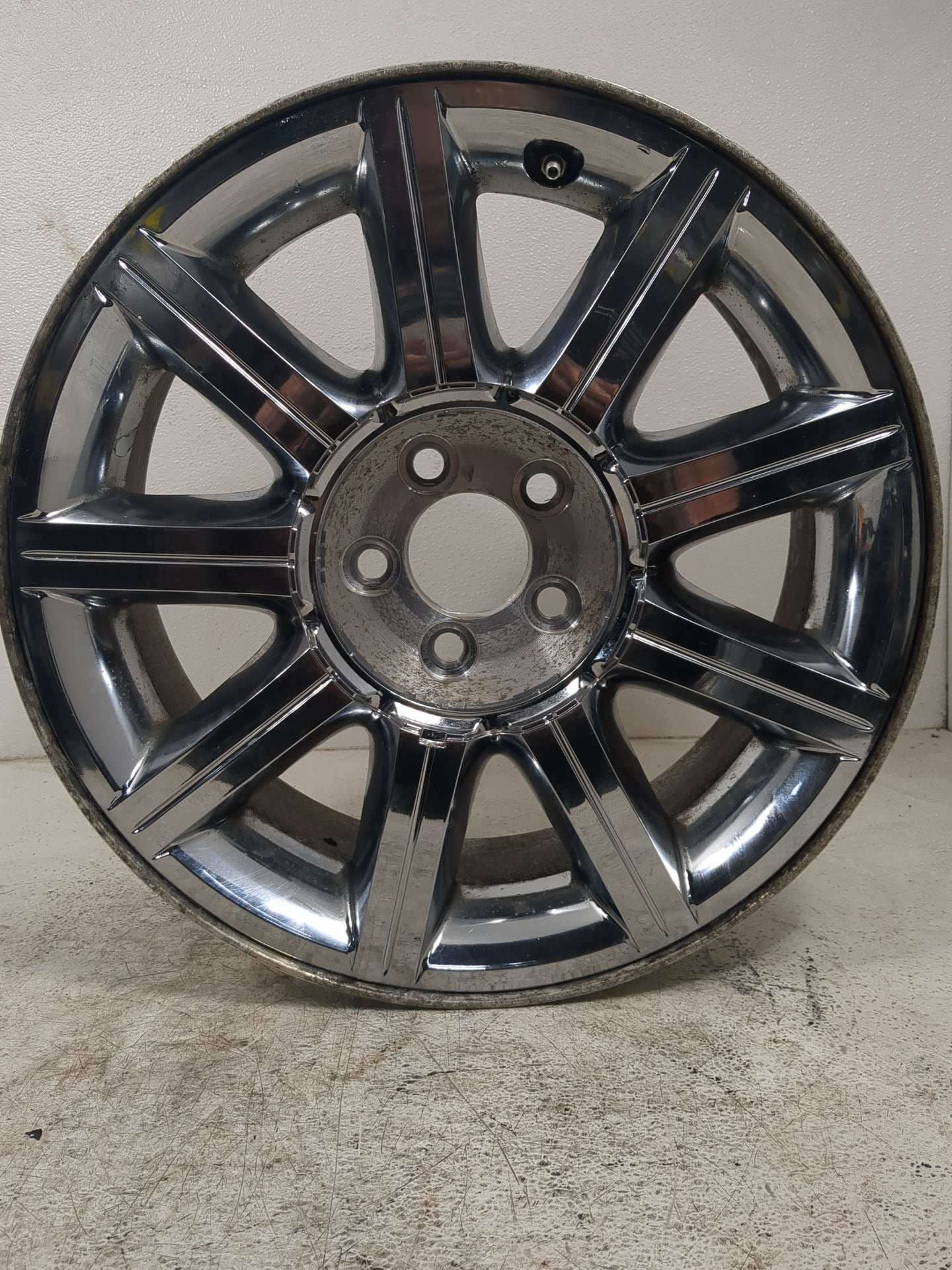 2007-2010 Chrysler 300 Oem Wheel Rim 5001002 - Oemusedautoparts1.com