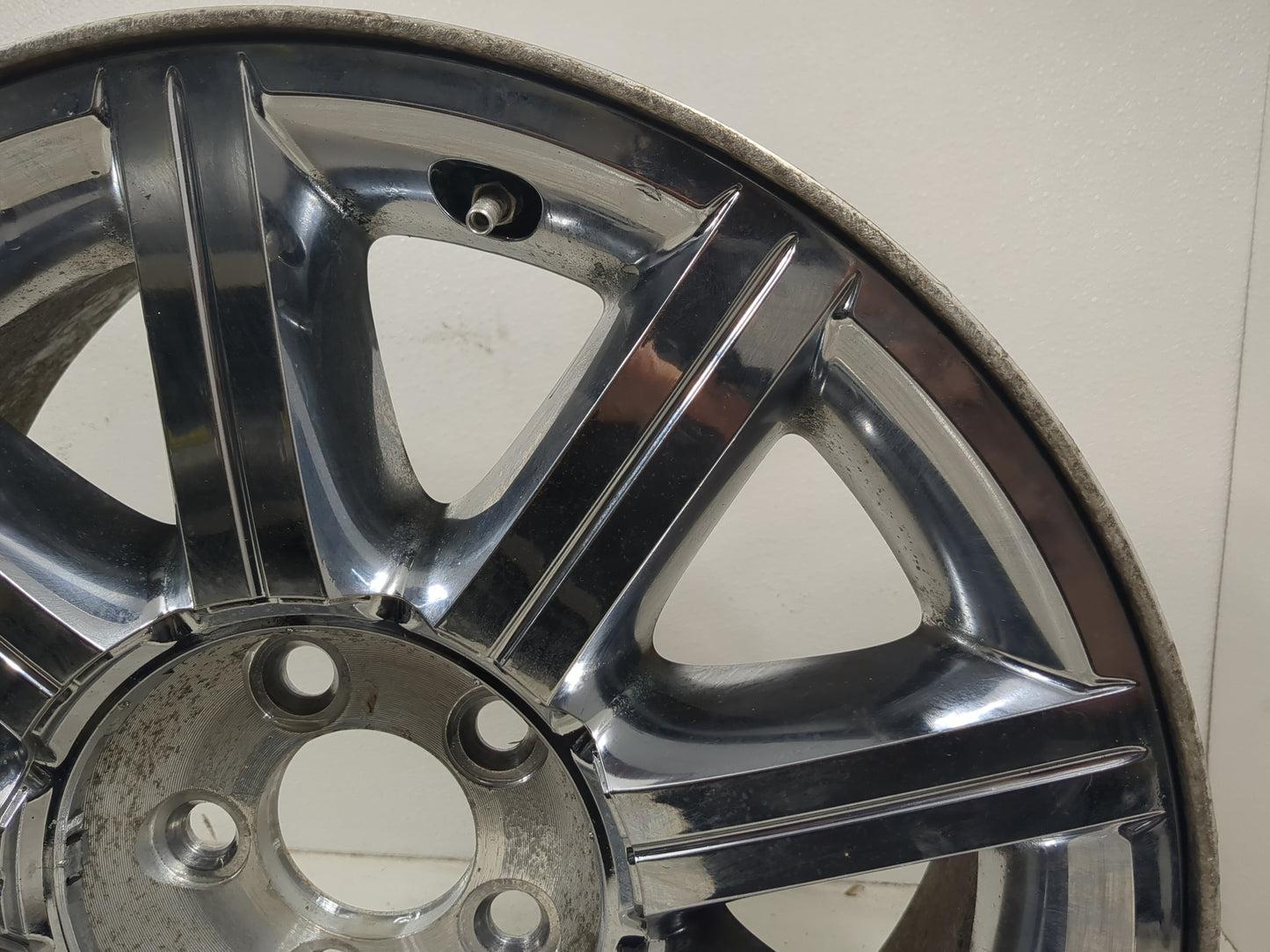 2007-2010 Chrysler 300 Oem Wheel Rim 5001002 - Oemusedautoparts1.com