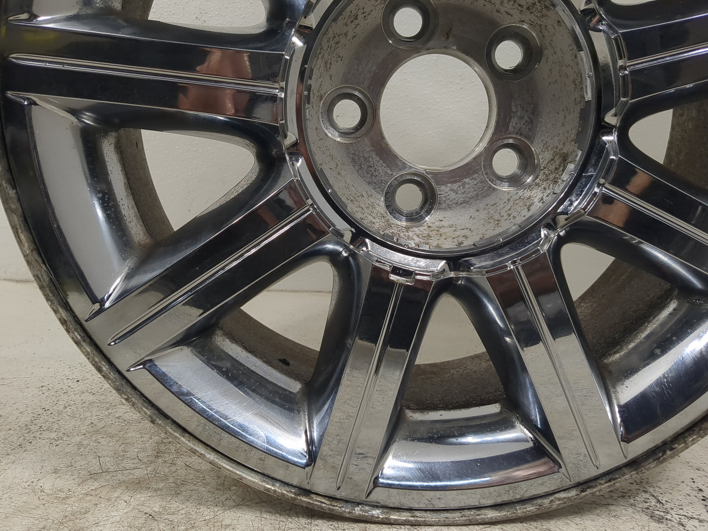 2007-2010 Chrysler 300 Oem Wheel Rim 5001002 - Oemusedautoparts1.com