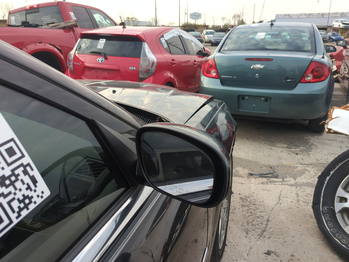2006-2010 Chrysler 300 Passenger Side View Mirror - Right Door Mirror OEM Used - Oemusedautoparts1.com