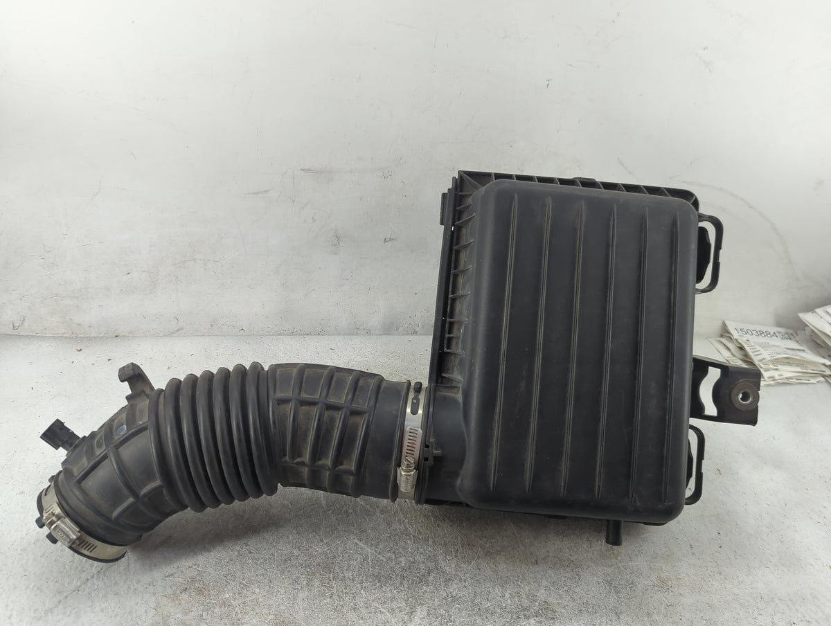 2008 Chrysler 300 Air Cleaner Intake Duct Hose Tube 5036104 - Oemusedautoparts1.com