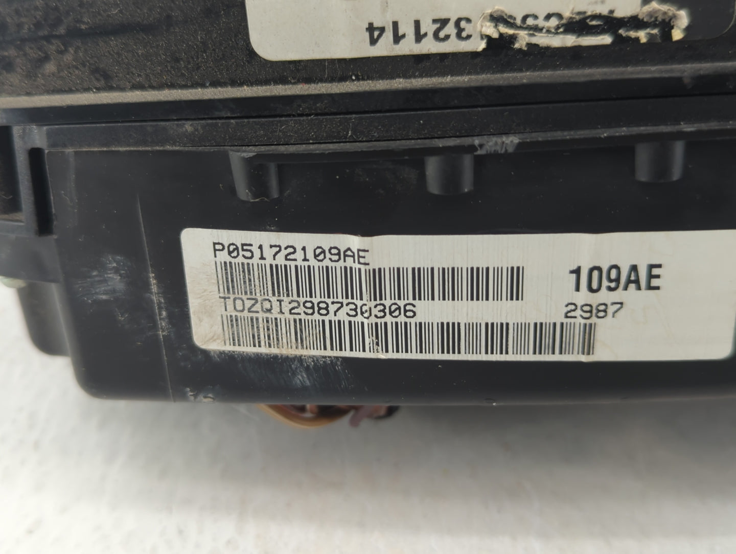 2008 Chrysler 300 Instrument Cluster Speedometer Gauges P/N:P05172109AE Fits OEM Used Auto Parts - Oemusedautoparts1.com