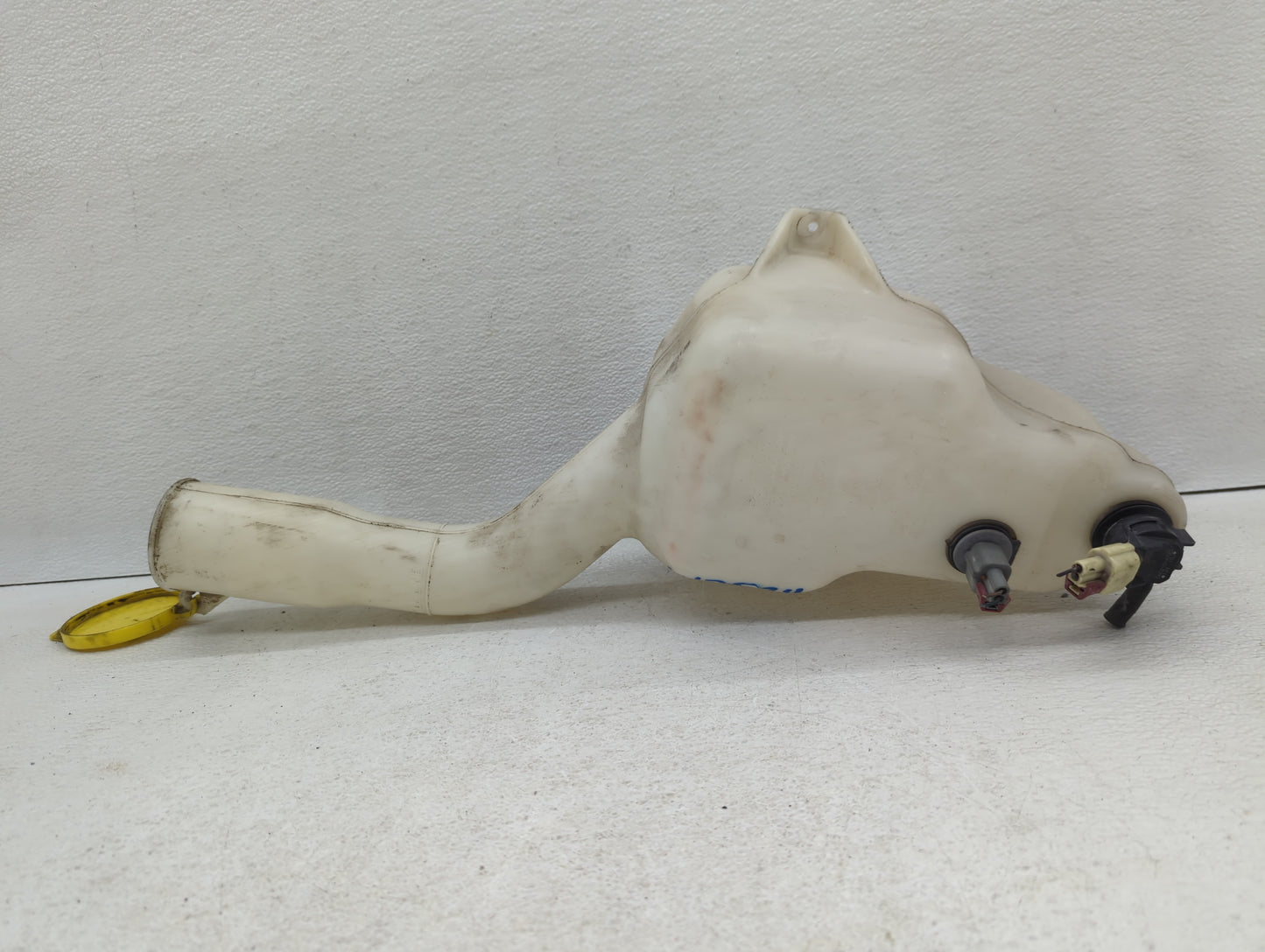 2006-2010 Chrysler 300 Windshield Washer Fluid Reservoir Bottle Oem - Oemusedautoparts1.com