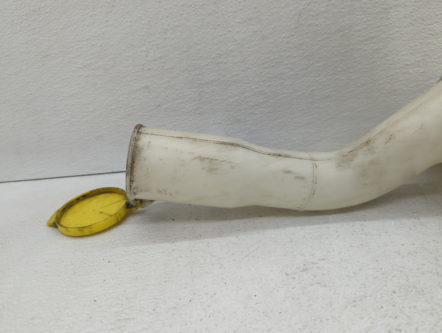 2006-2010 Chrysler 300 Windshield Washer Fluid Reservoir Bottle Oem - Oemusedautoparts1.com