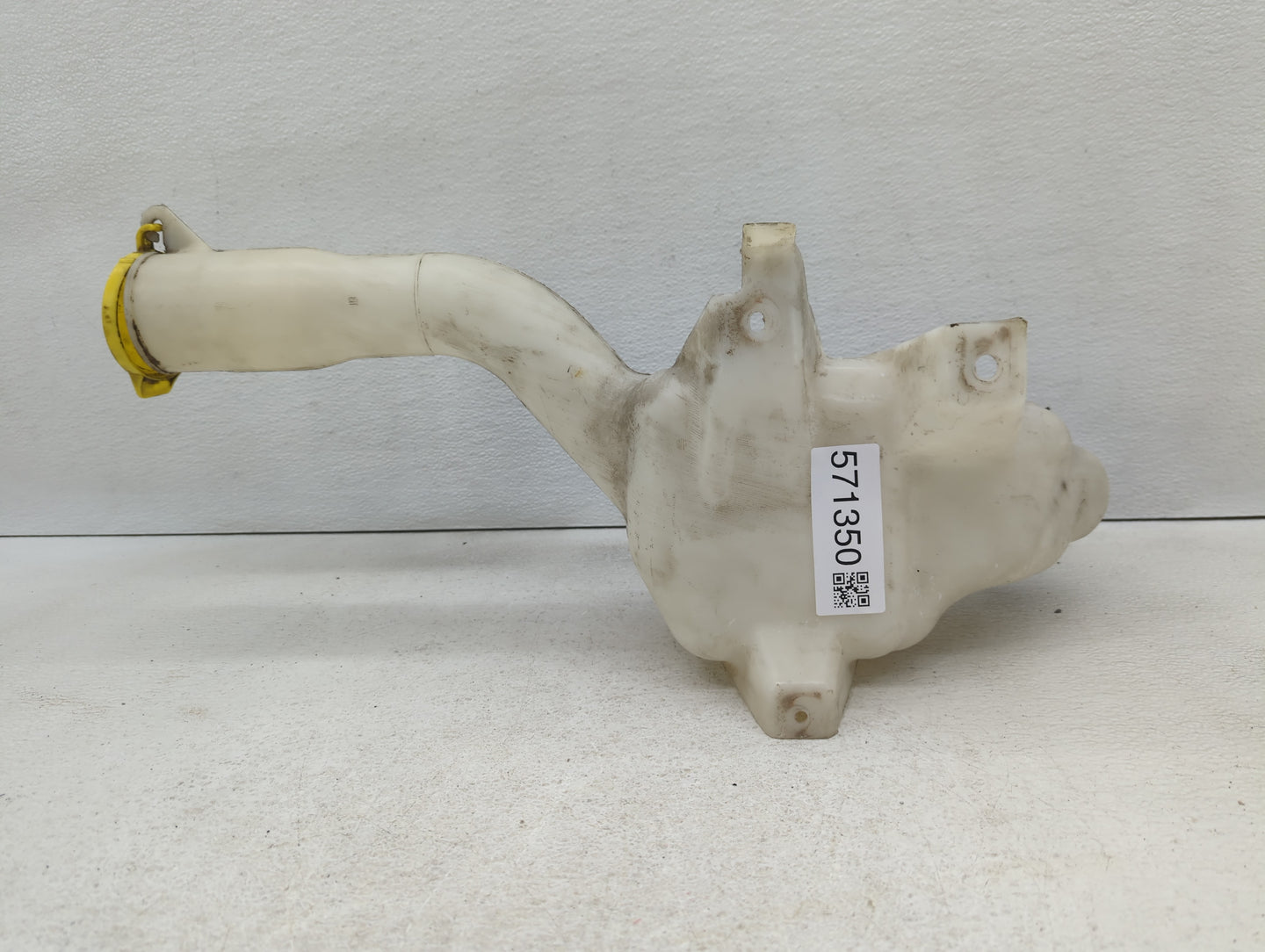 2006-2010 Chrysler 300 Windshield Washer Fluid Reservoir Bottle Oem - Oemusedautoparts1.com