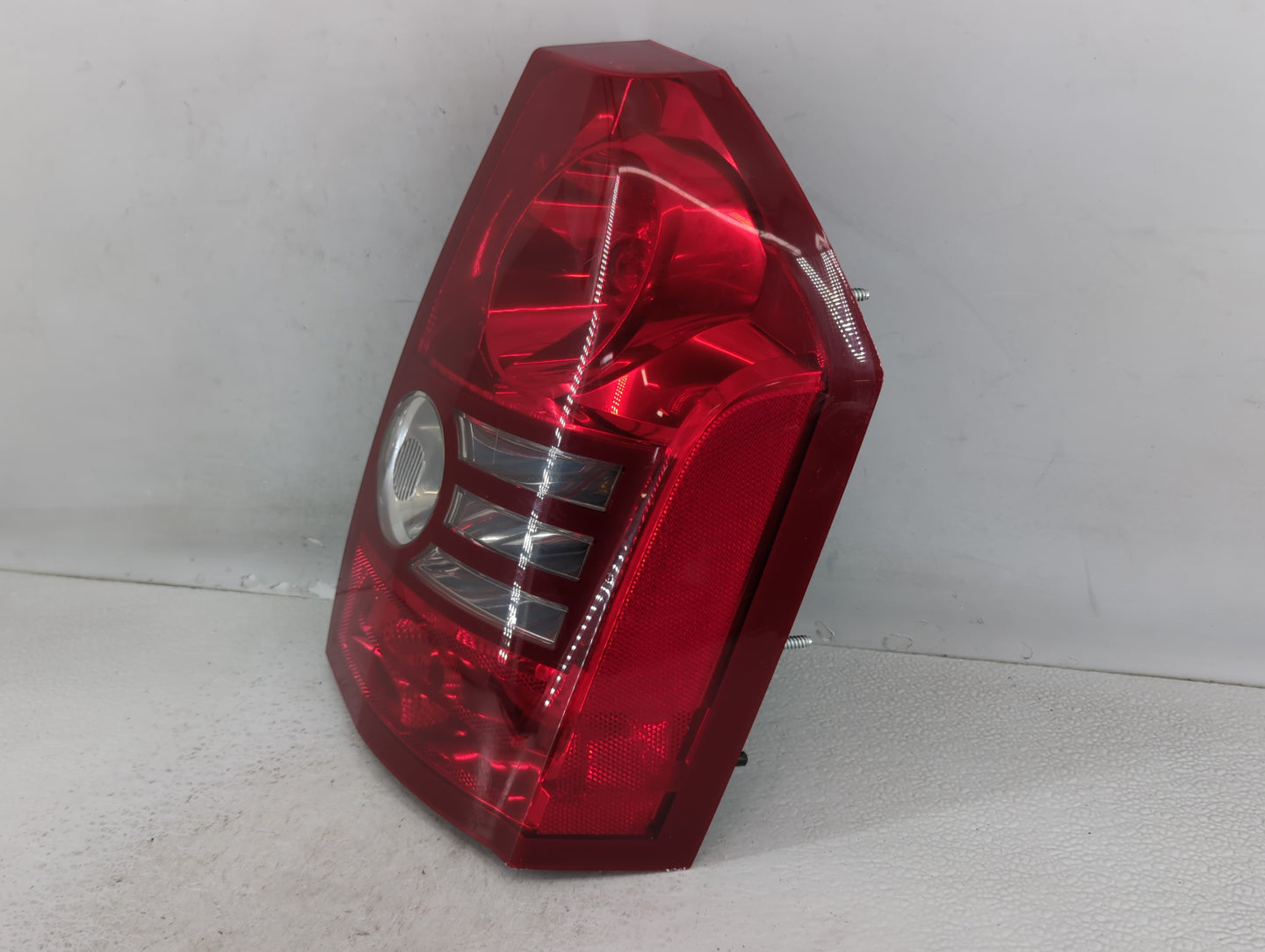 2008-2010 Chrysler 300 Tail Light Assembly Passenger Right OEM P/N:04806372AB 04806370AB Fits Fits 2008 2009 2010 OEM Used A