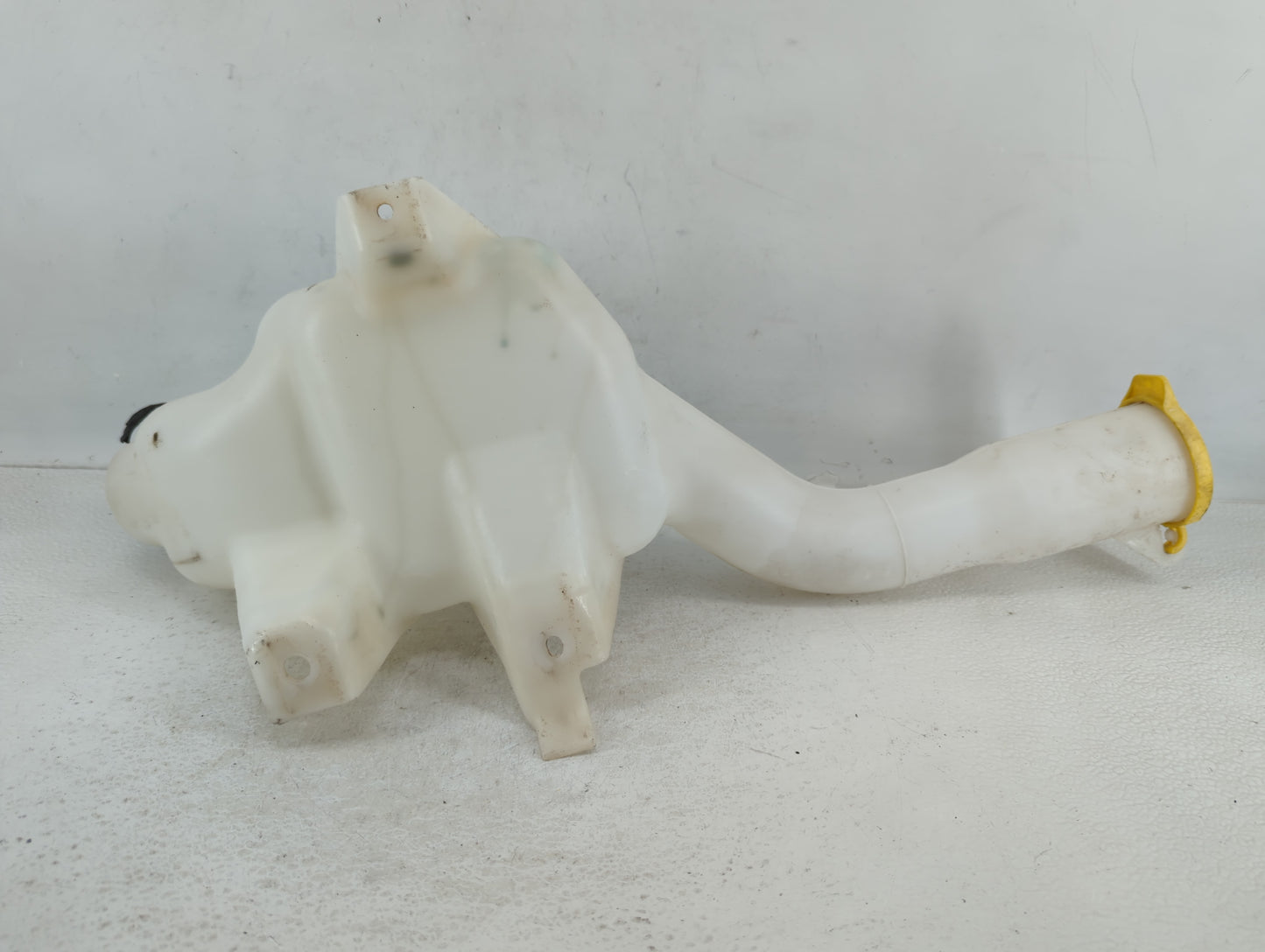 2006-2010 Chrysler 300 Windshield Washer Fluid Reservoir Bottle Oem - Oemusedautoparts1.com