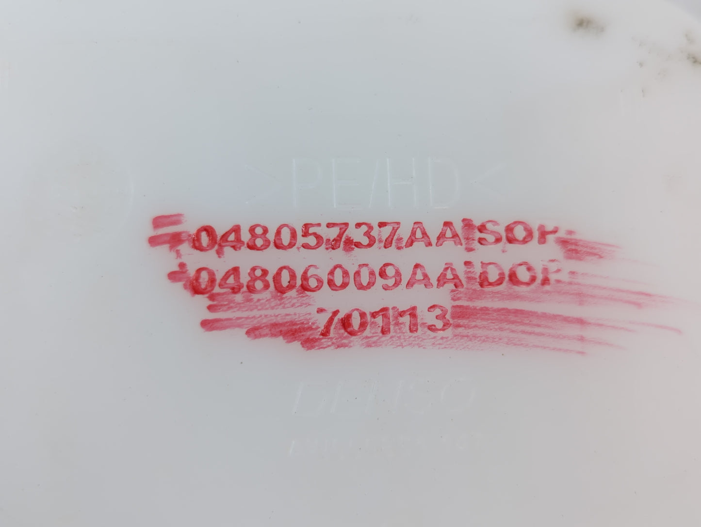 2006-2010 Chrysler 300 Windshield Washer Fluid Reservoir Bottle Oem - Oemusedautoparts1.com