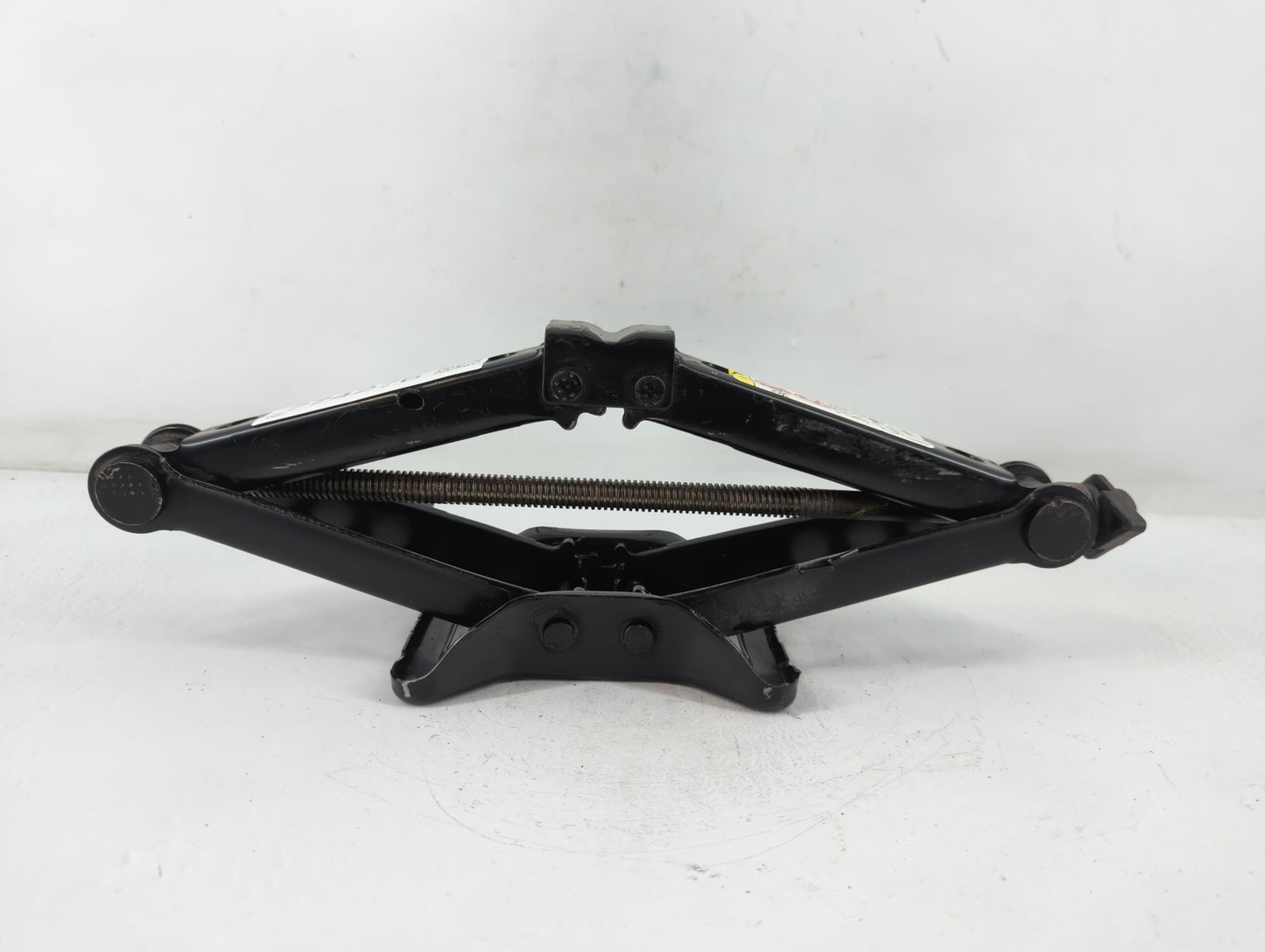 2008 Chrysler 300 Spare Scissor Car Jack - Oemusedautoparts1.com