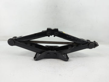 2008 Chrysler 300 Spare Scissor Car Jack - Oemusedautoparts1.com
