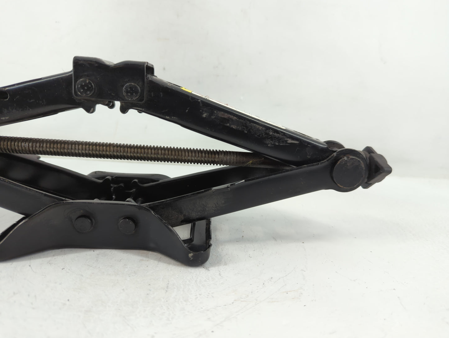 2008 Chrysler 300 Spare Scissor Car Jack - Oemusedautoparts1.com