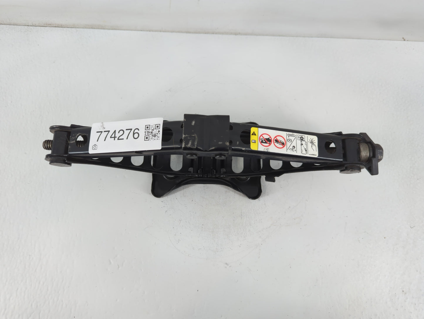2008 Chrysler 300 Spare Scissor Car Jack - Oemusedautoparts1.com