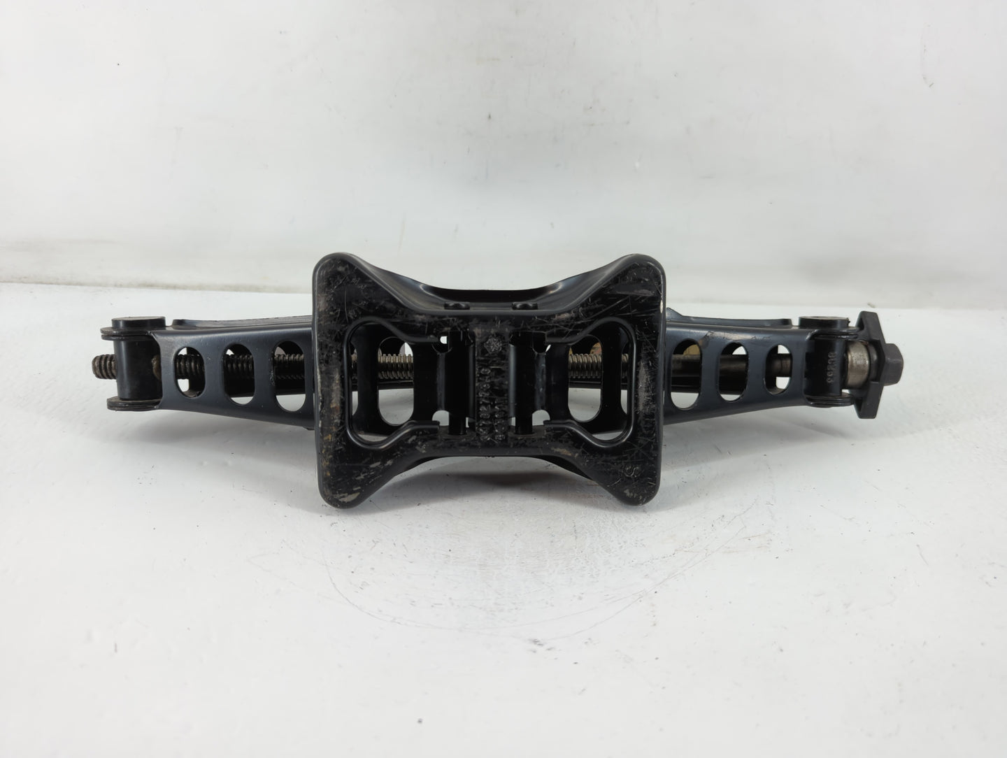 2008 Chrysler 300 Spare Scissor Car Jack - Oemusedautoparts1.com