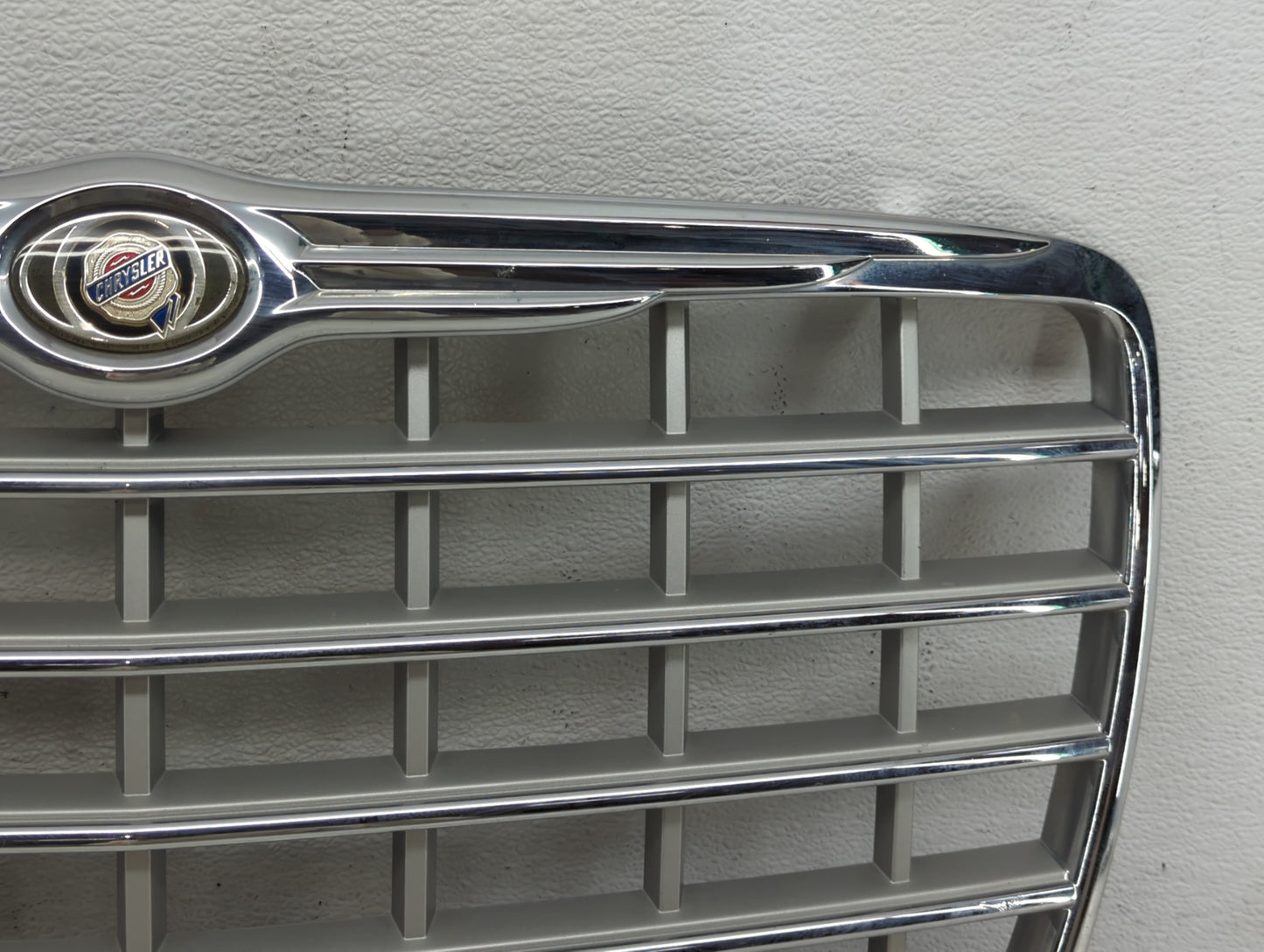 2005-2010 Chrysler 300 Front Grille Bumper Not Included - Oemusedautoparts1.com