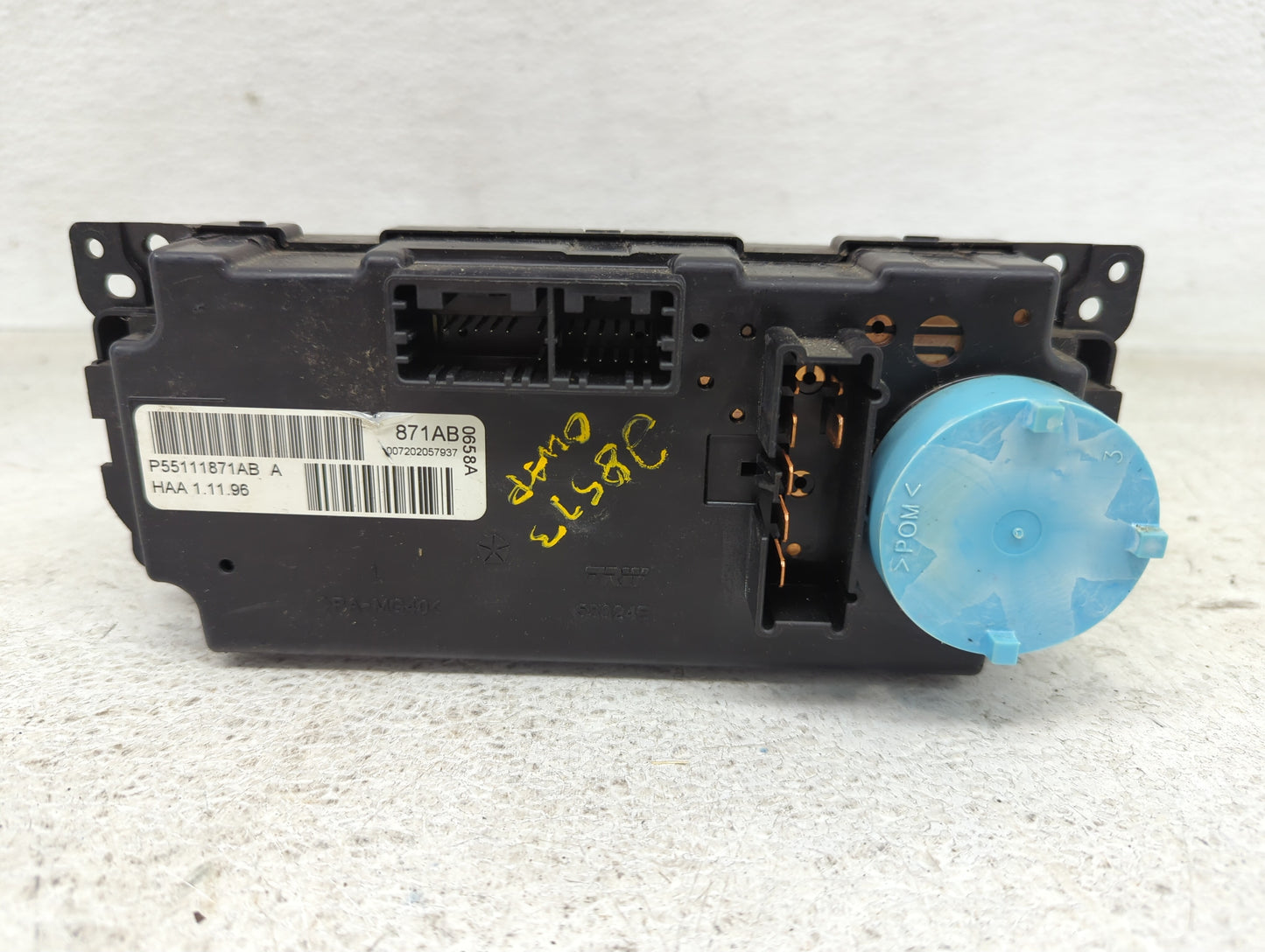 2008-2010 Chrysler 300 Climate Control Module Temperature AC/Heater Replacement Fits Fits 2008 2009 2010 OEM Used Auto Parts