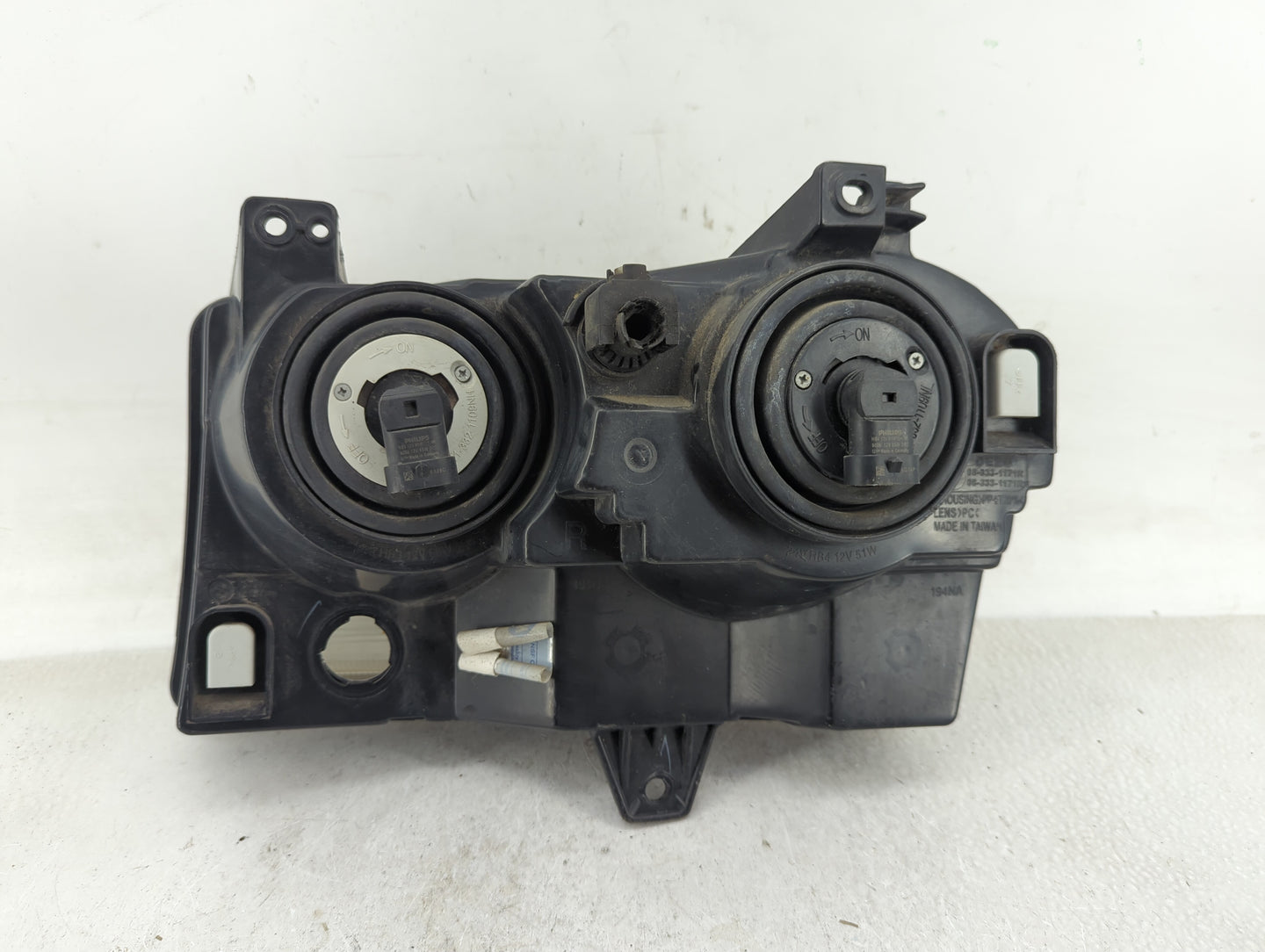 2008-2010 Chrysler 300 Passenger Right Oem Head Light Headlight Lamp - Oemusedautoparts1.com